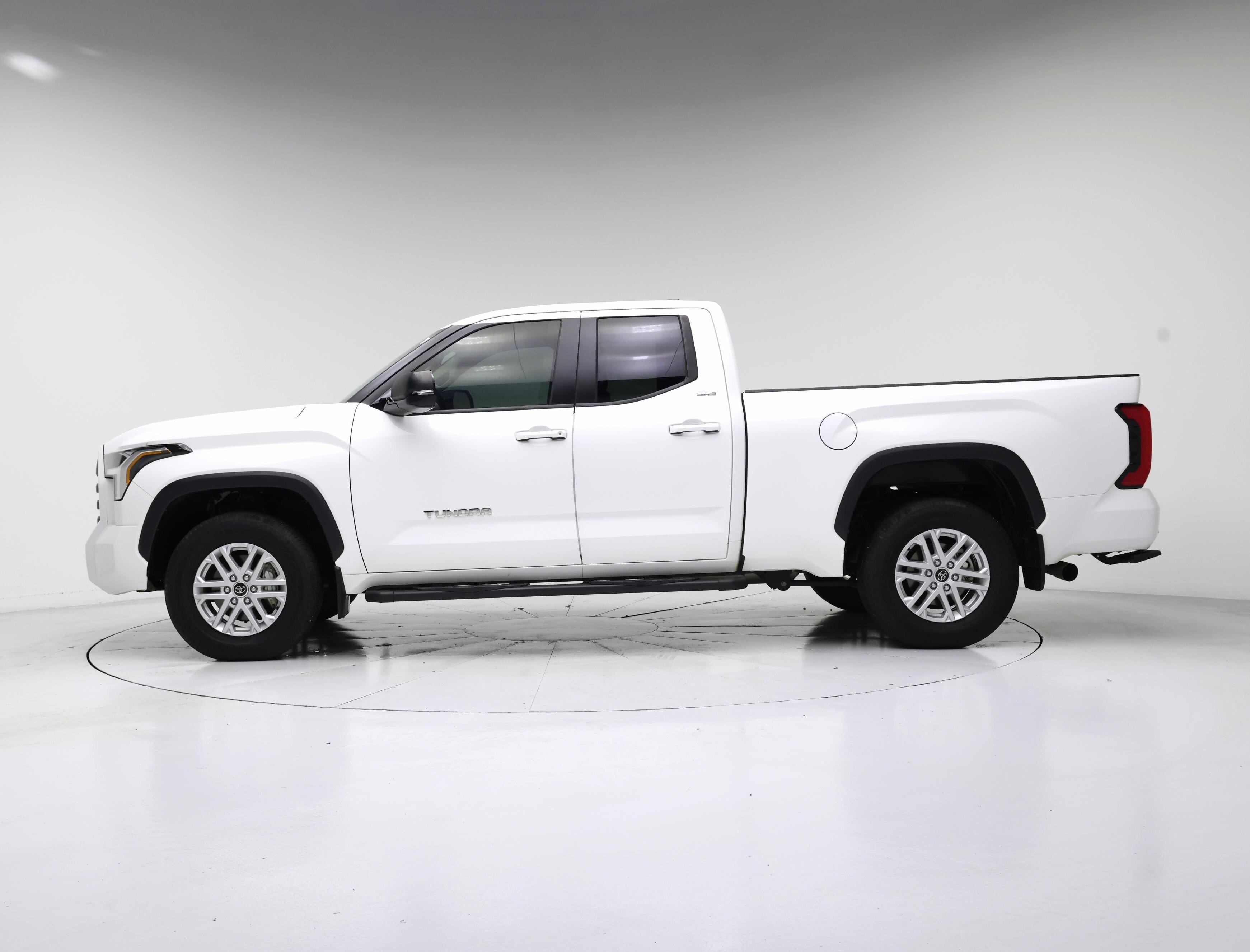 Thumbnail: 2024 Toyota Tundra - 3