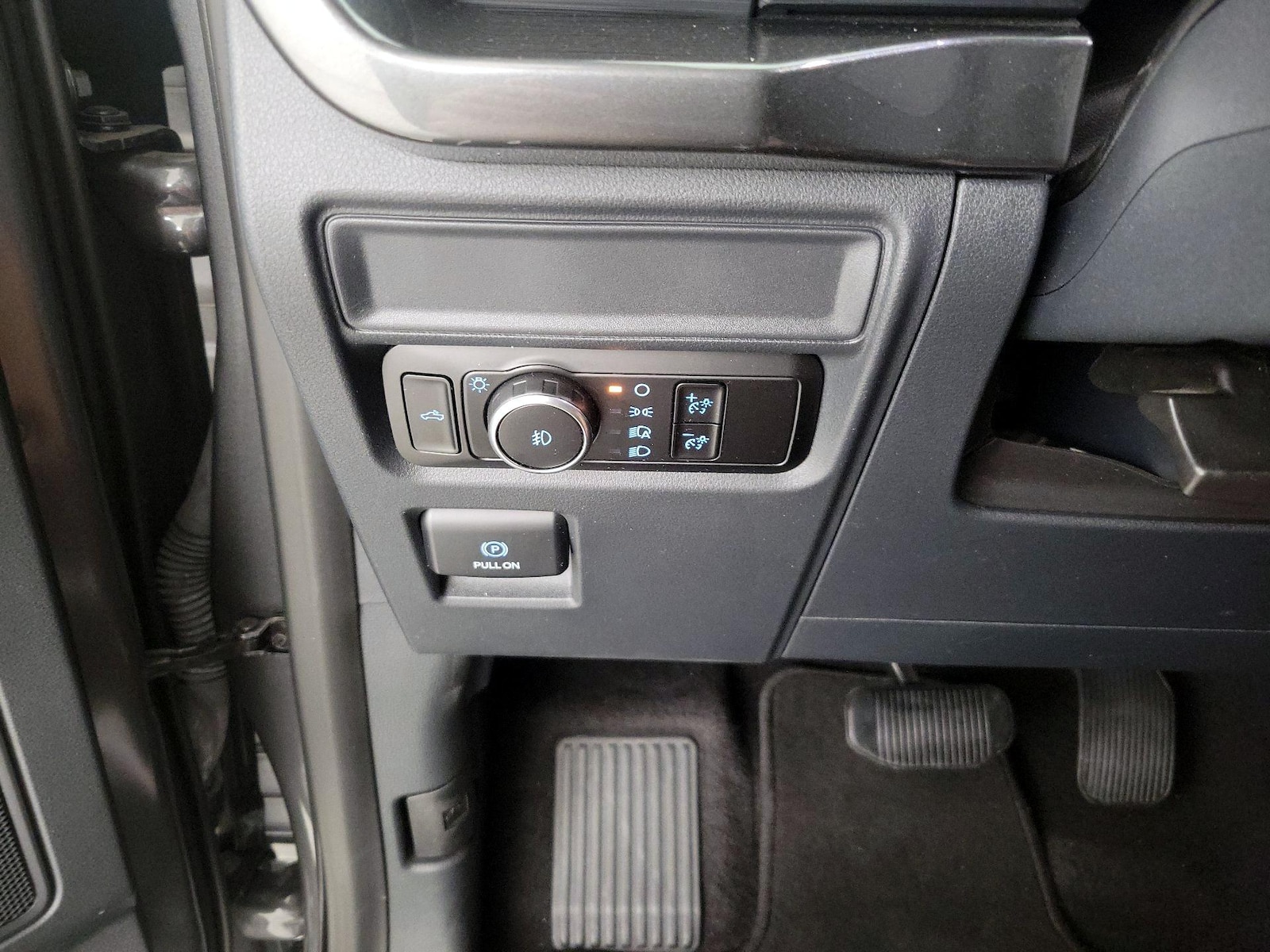 2024 Ford F-150 STX - Photo 14