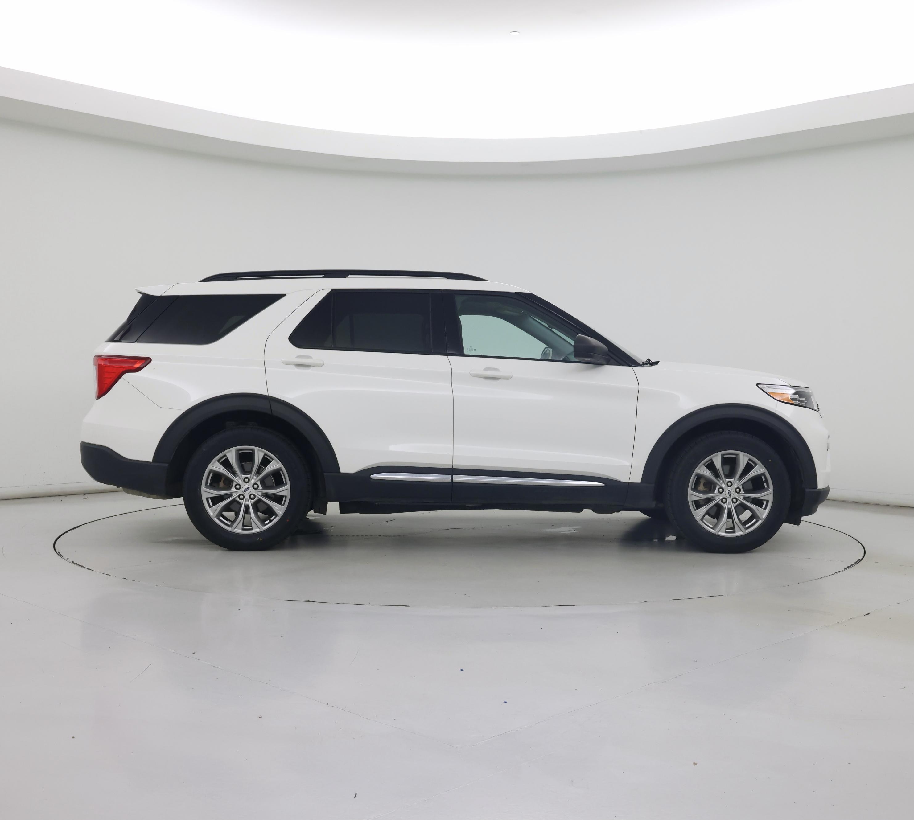 Thumbnail: 2021 Ford Explorer - 7