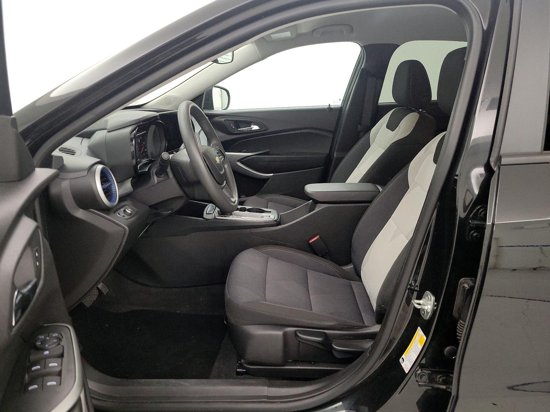Thumbnail: 2025 Chevrolet Trax - 11