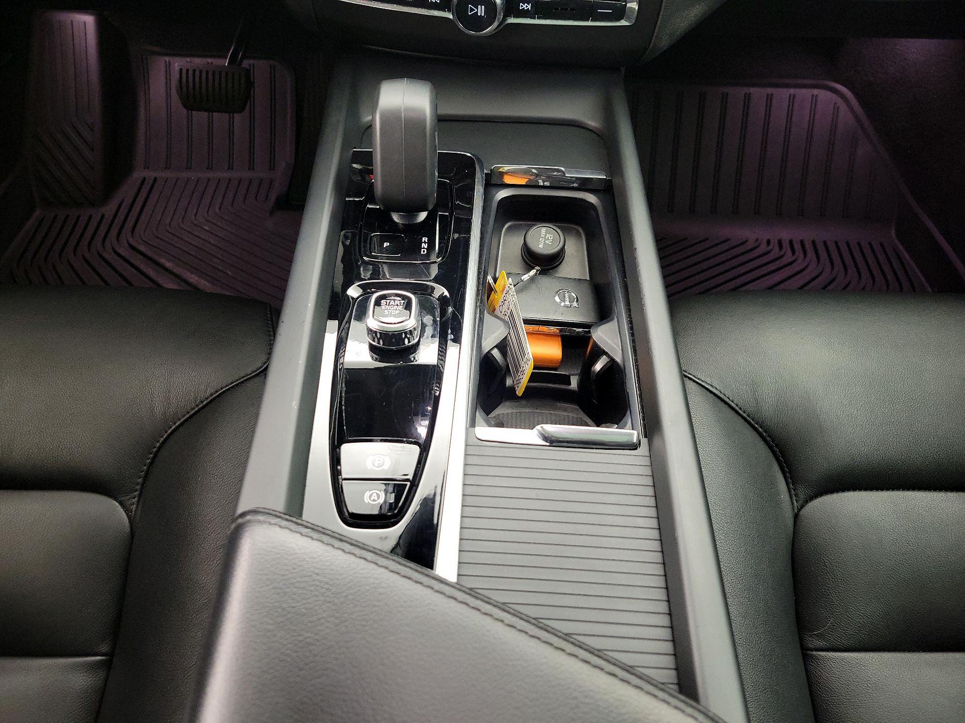 Thumbnail: 2023 Volvo XC60 - 18