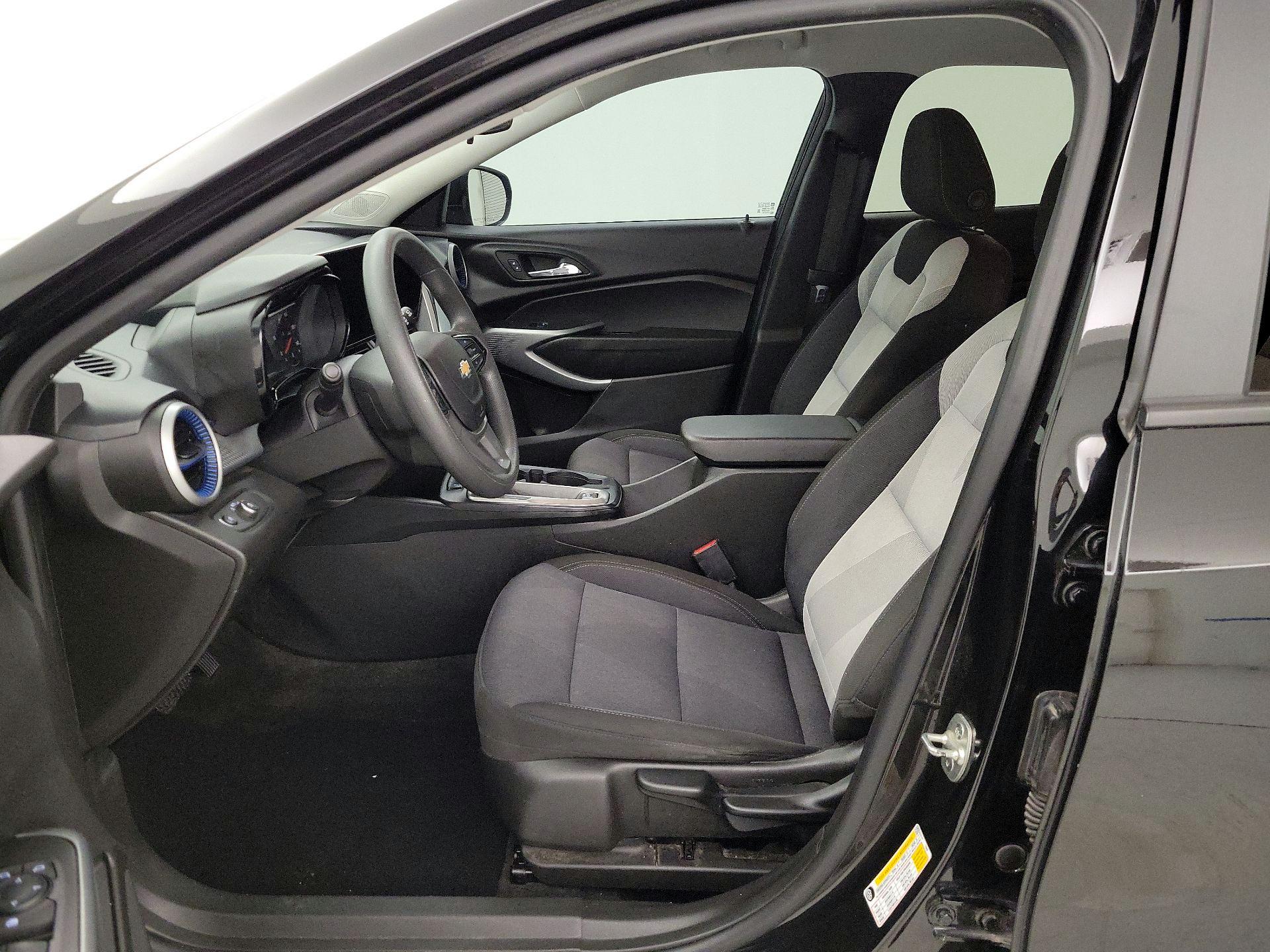 Thumbnail: 2025 Chevrolet Trax - 11