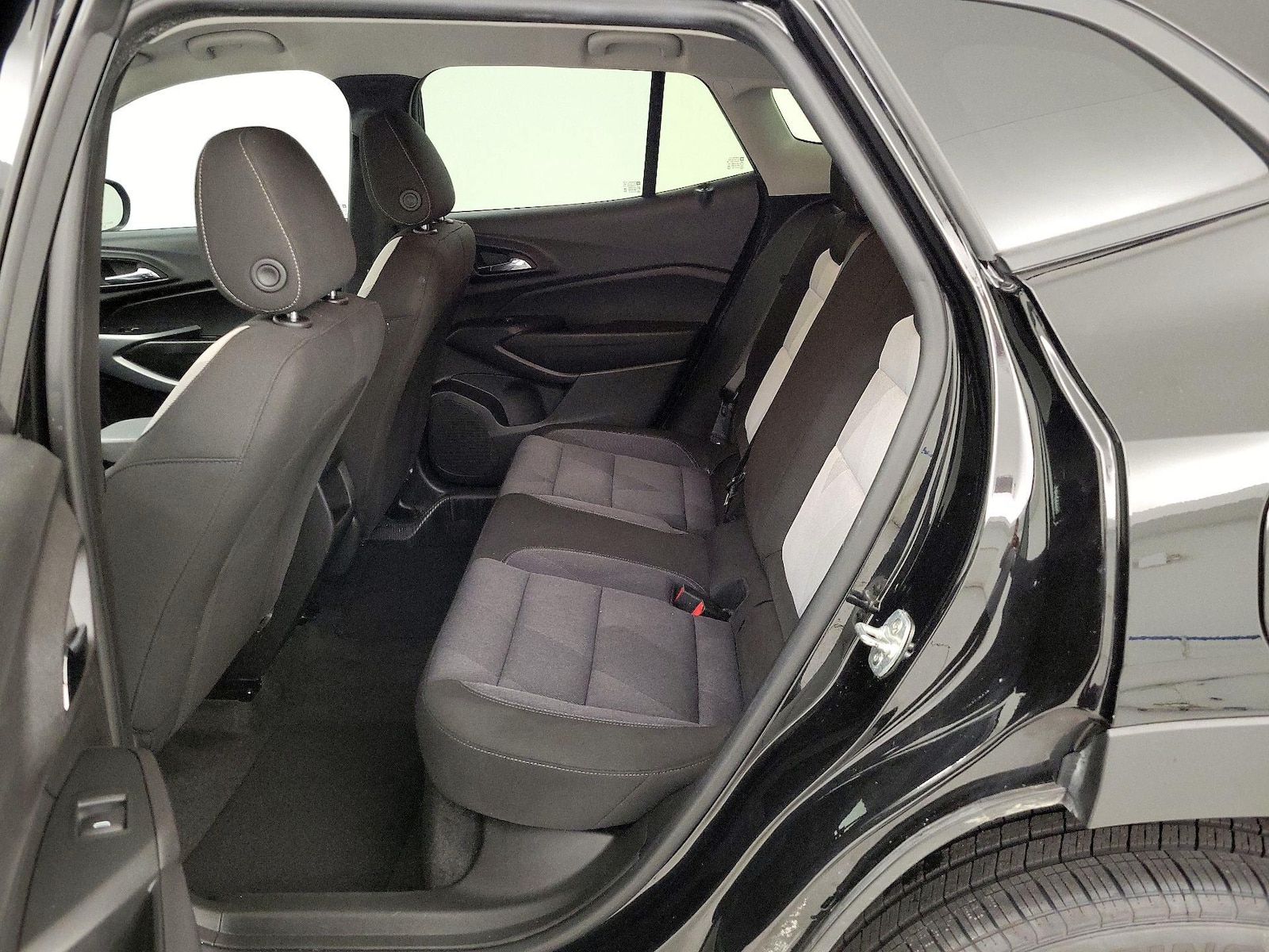 2025 Chevrolet Trax LS - Photo 20