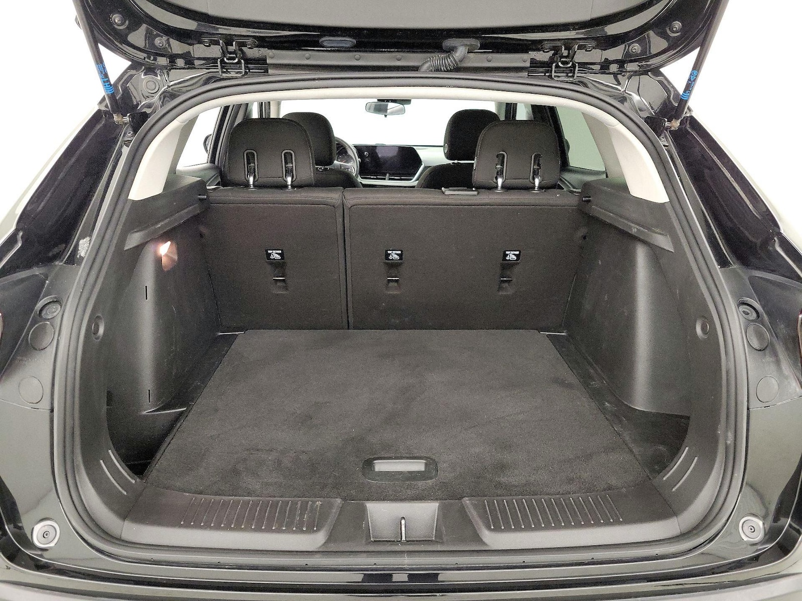 2025 Chevrolet Trax LS - Photo 21