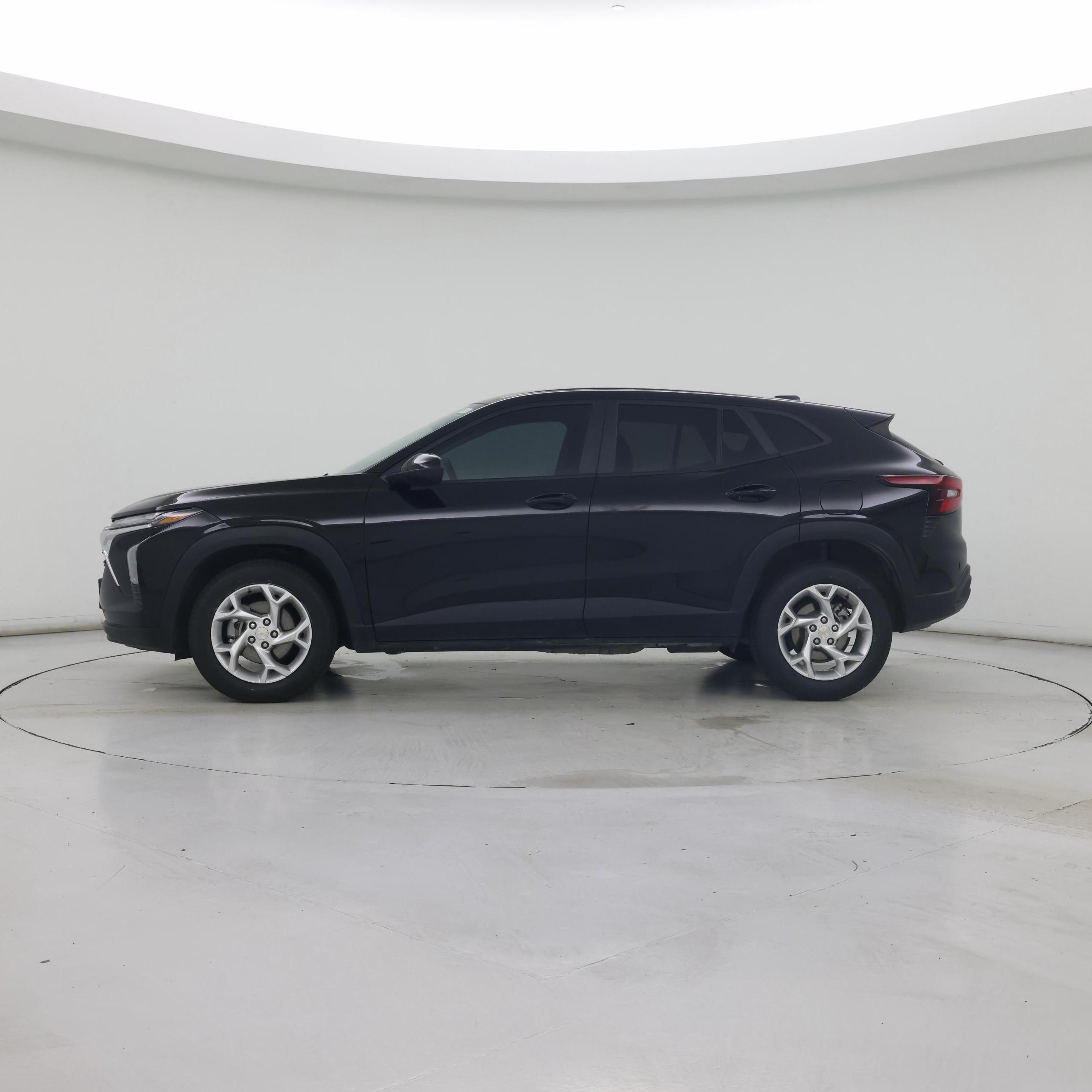 Thumbnail: 2025 Chevrolet Trax - 3