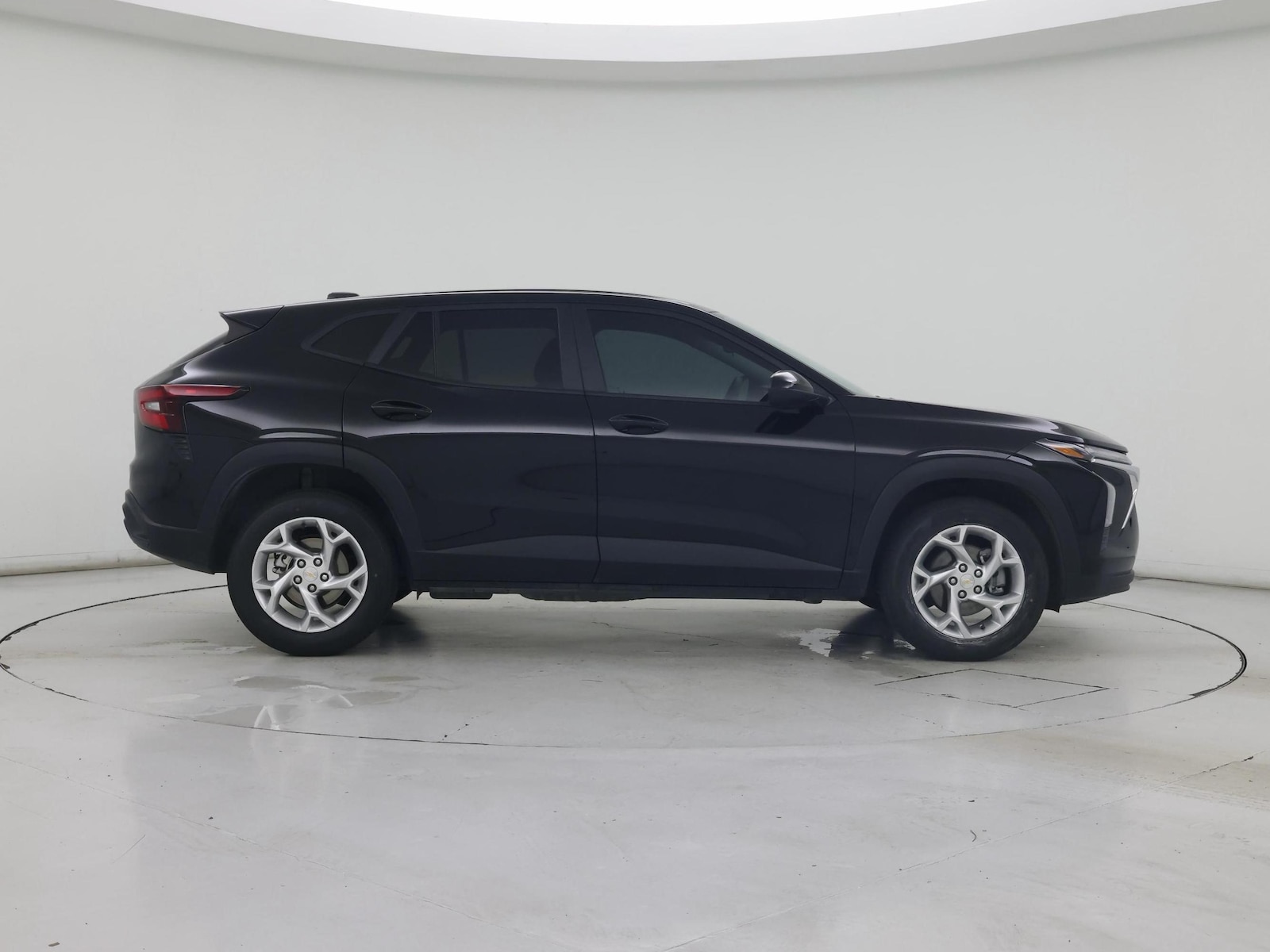 2025 Chevrolet Trax LS - Photo 8