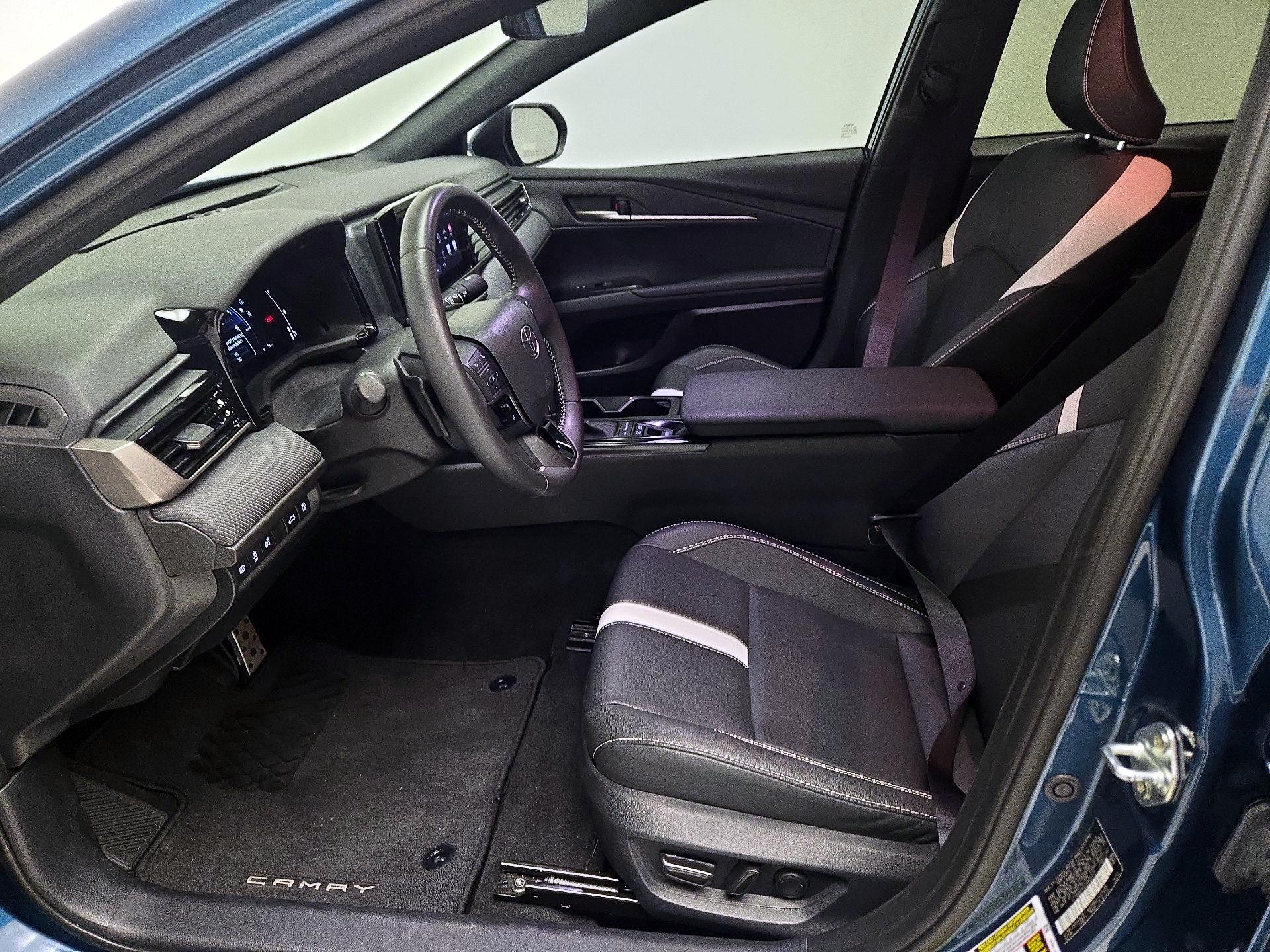 Thumbnail: 2025 Toyota Camry - 11