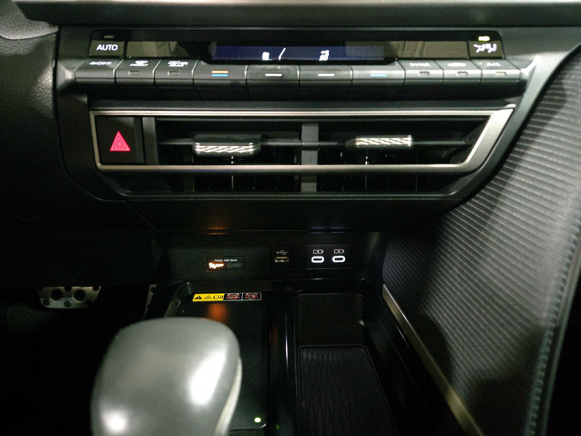 Thumbnail: 2025 Toyota Camry - 16