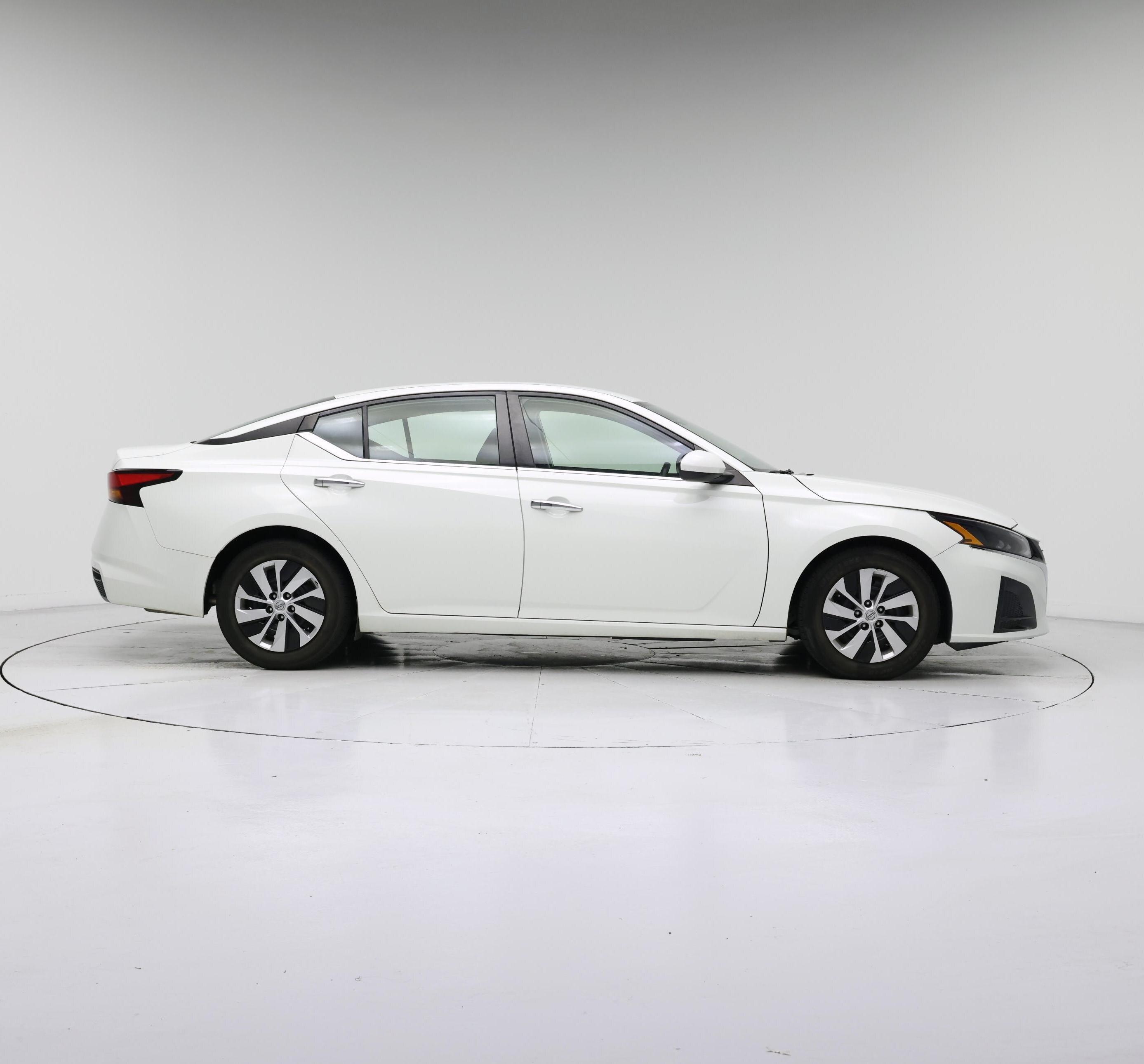 Thumbnail: 2023 Nissan Altima - 7