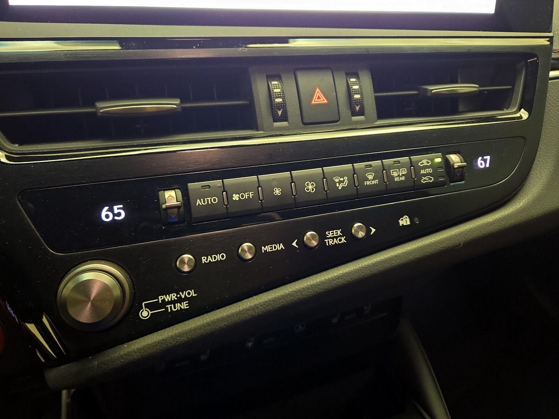 Thumbnail: 2024 Lexus ES - 16