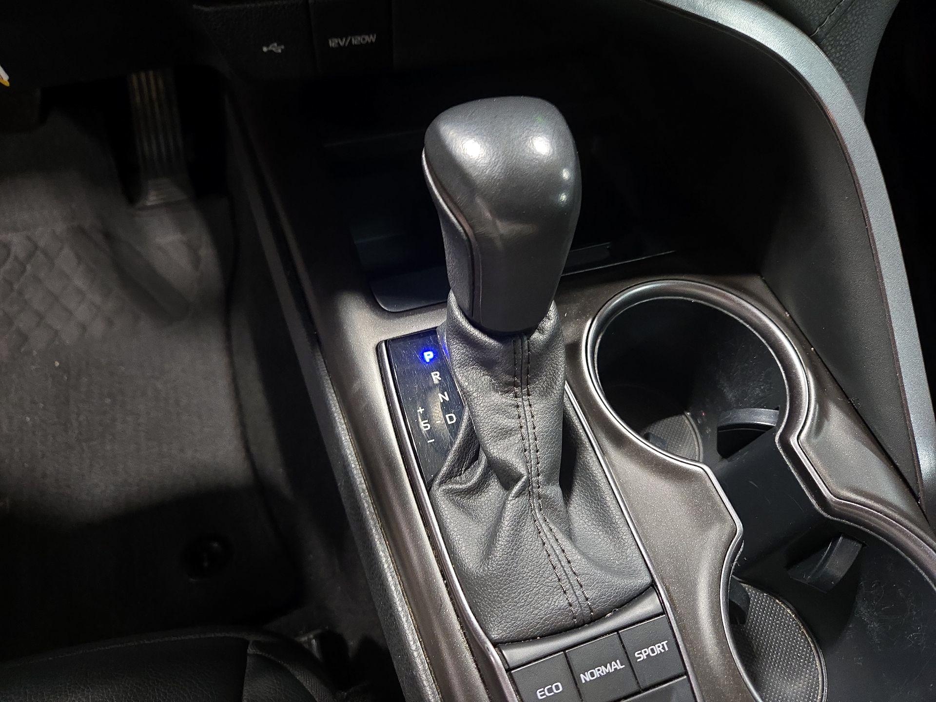Thumbnail: 2023 Toyota Camry - 17