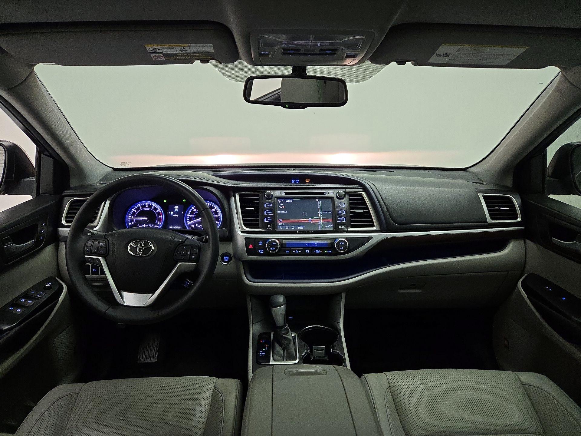 Thumbnail: 2016 Toyota Highlander - 9