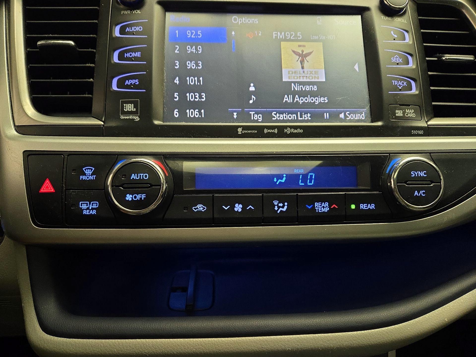 Thumbnail: 2016 Toyota Highlander - 17