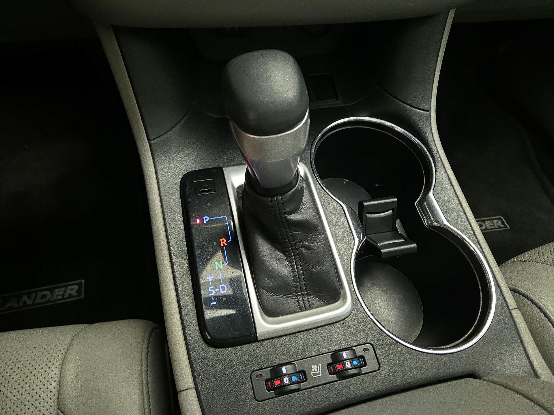 Thumbnail: 2016 Toyota Highlander - 18
