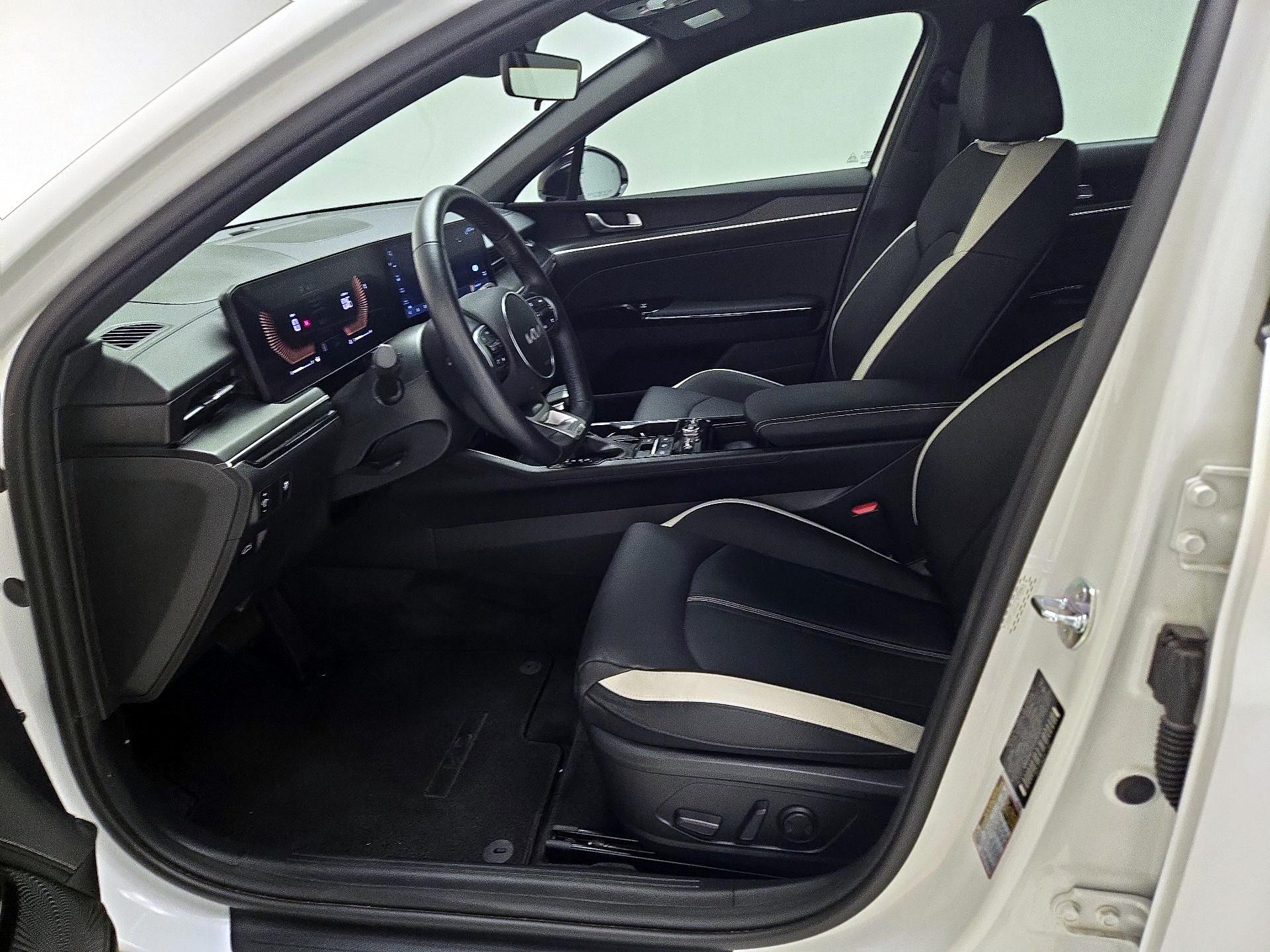 Thumbnail: 2025 Kia K5 - 11