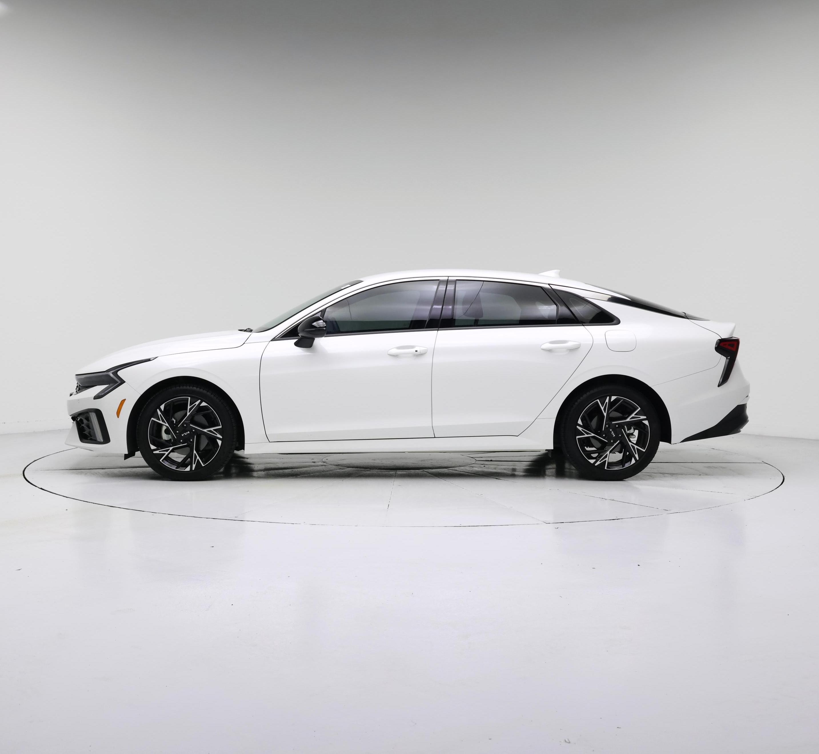 Thumbnail: 2025 Kia K5 - 3