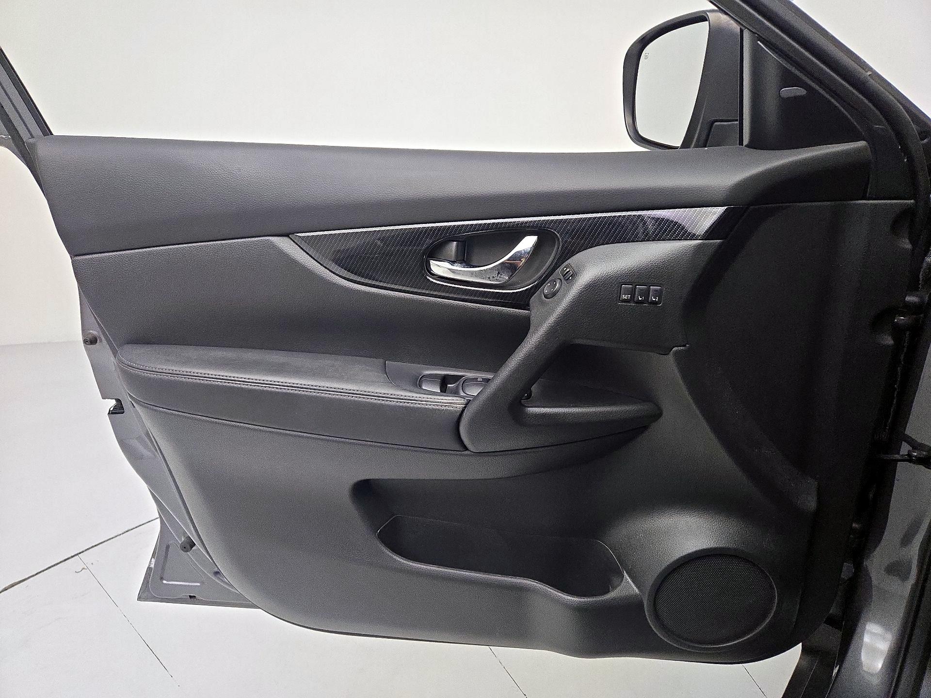 Thumbnail: 2020 Nissan Rogue - 12