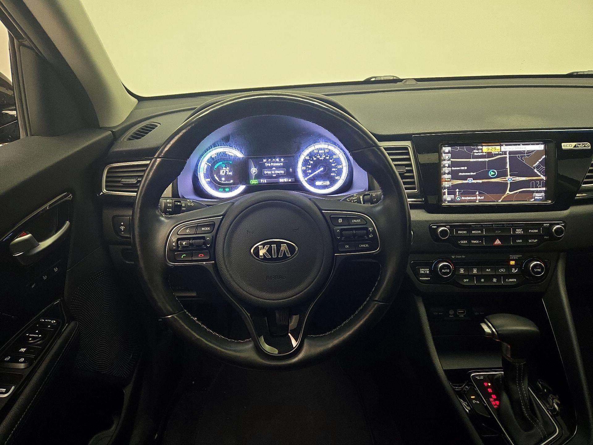 Thumbnail: 2017 Kia Niro - 10