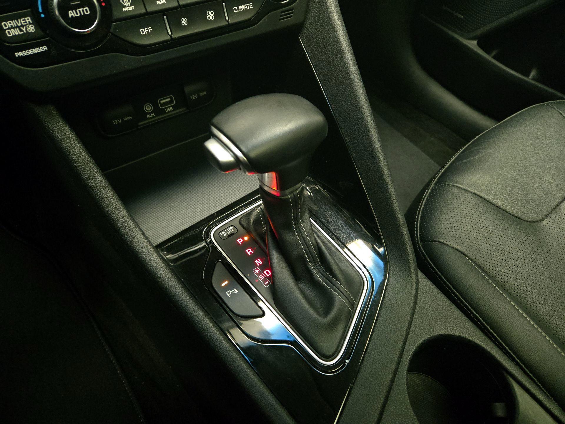 Thumbnail: 2017 Kia Niro - 18
