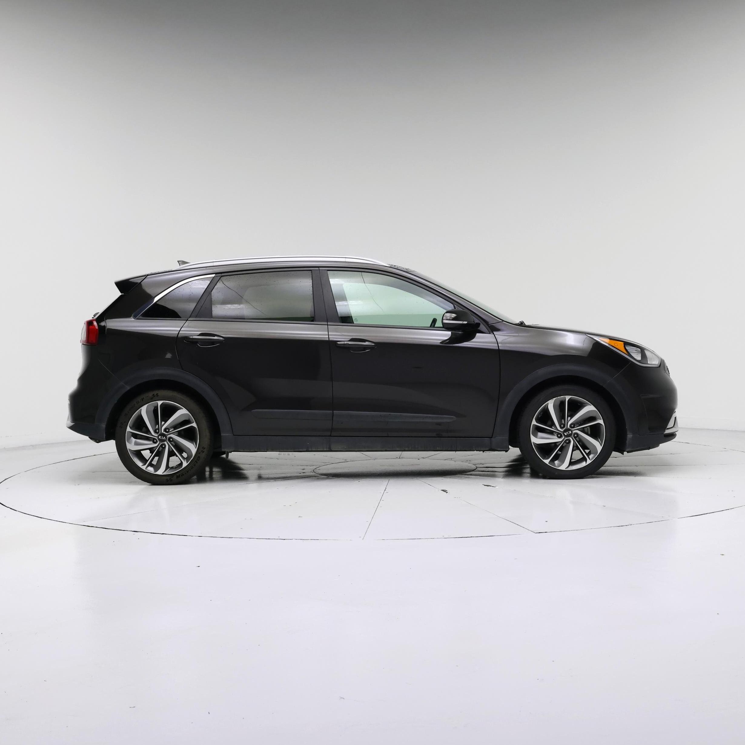Thumbnail: 2017 Kia Niro - 7