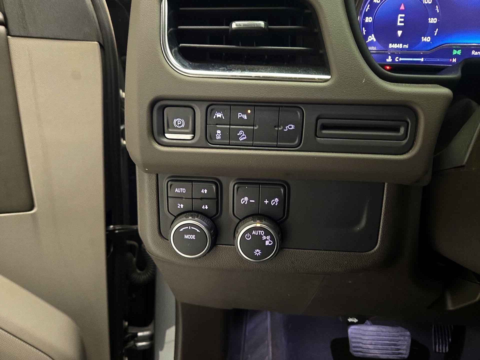 Thumbnail: 2022 Chevrolet Tahoe - 11
