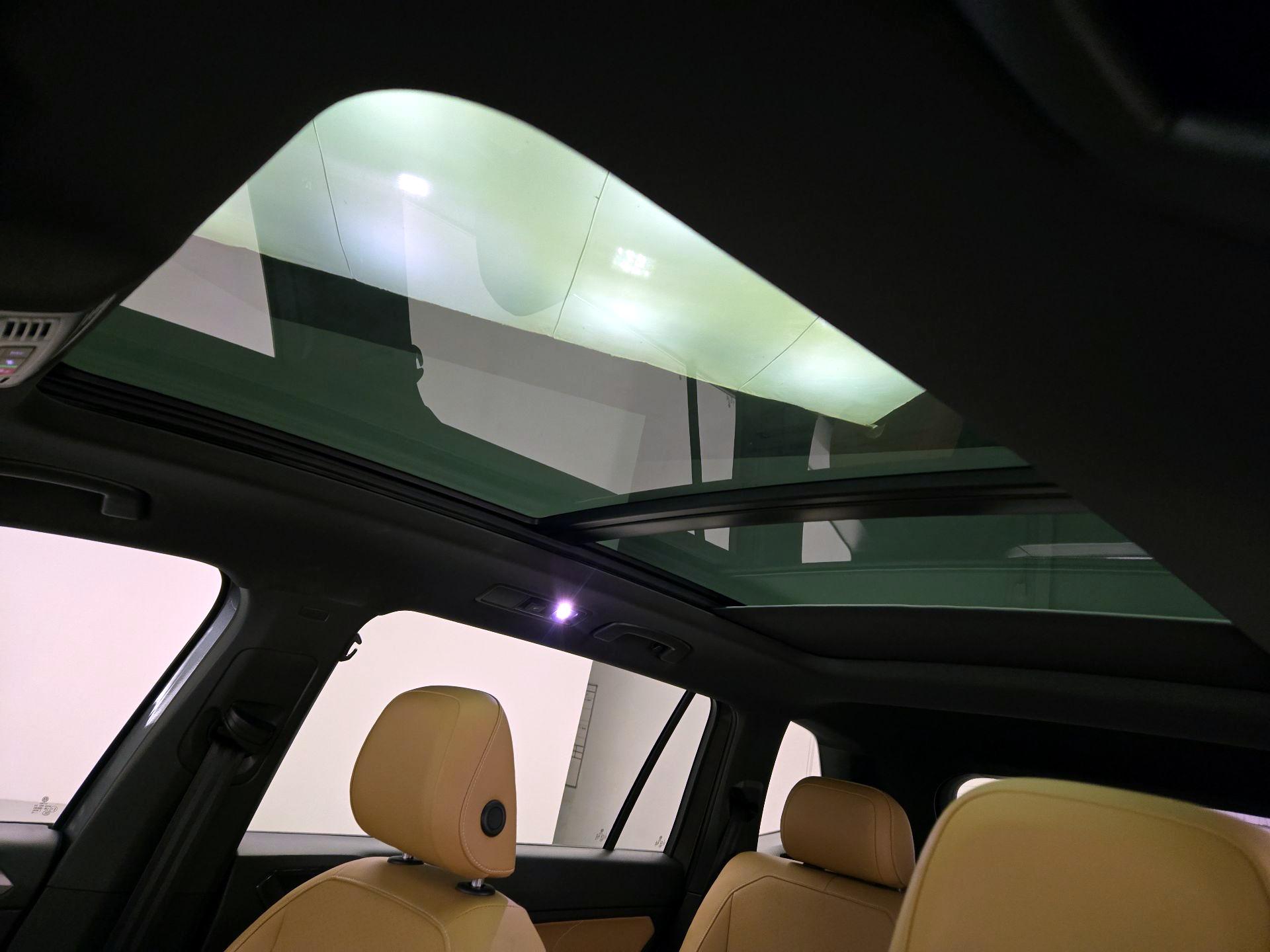 Thumbnail: 2022 Volkswagen Tiguan - 19
