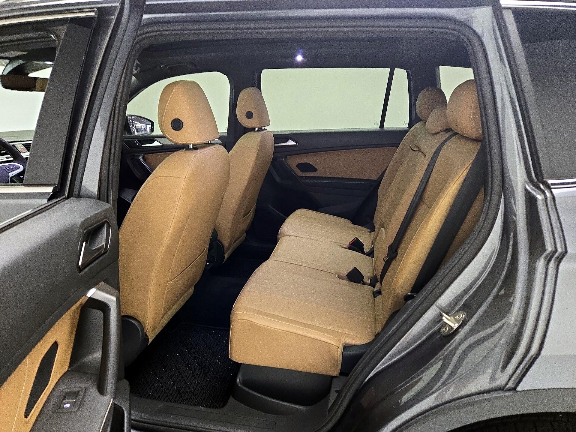 Thumbnail: 2022 Volkswagen Tiguan - 20