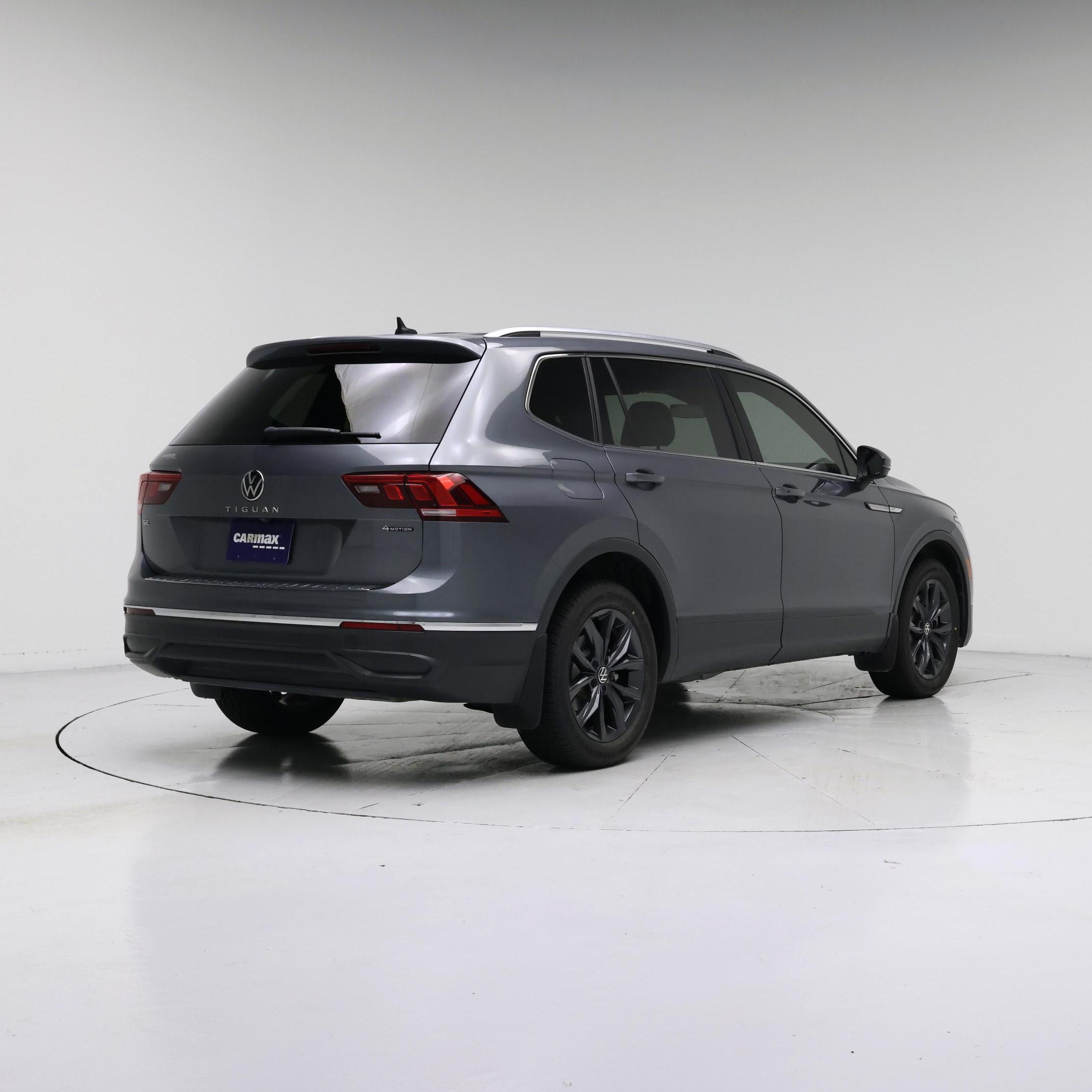 Thumbnail: 2022 Volkswagen Tiguan - 8