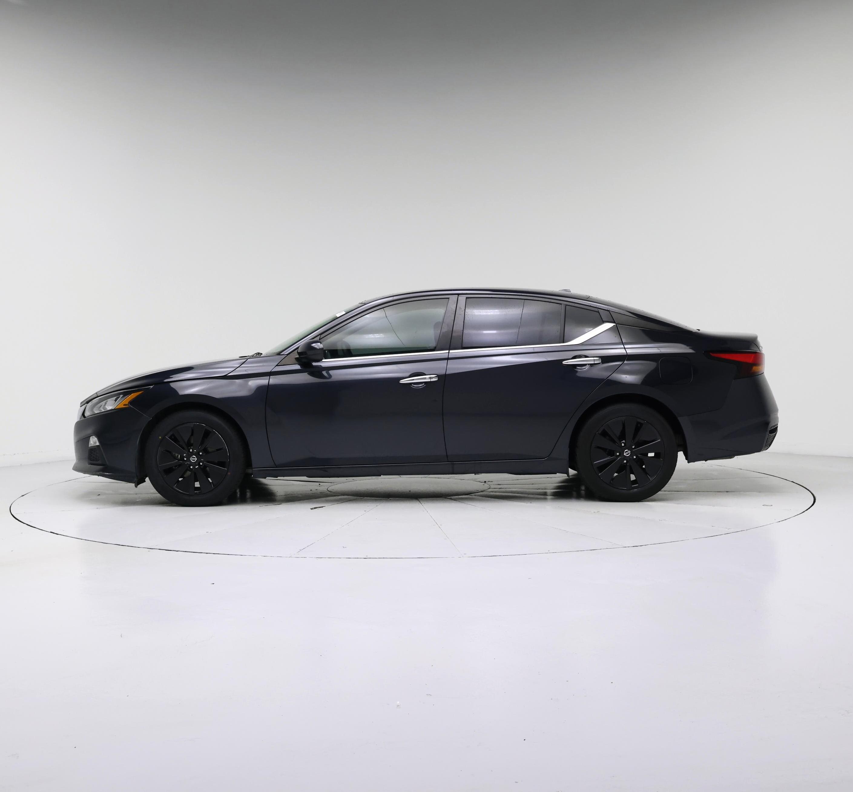 Thumbnail: 2022 Nissan Altima - 3