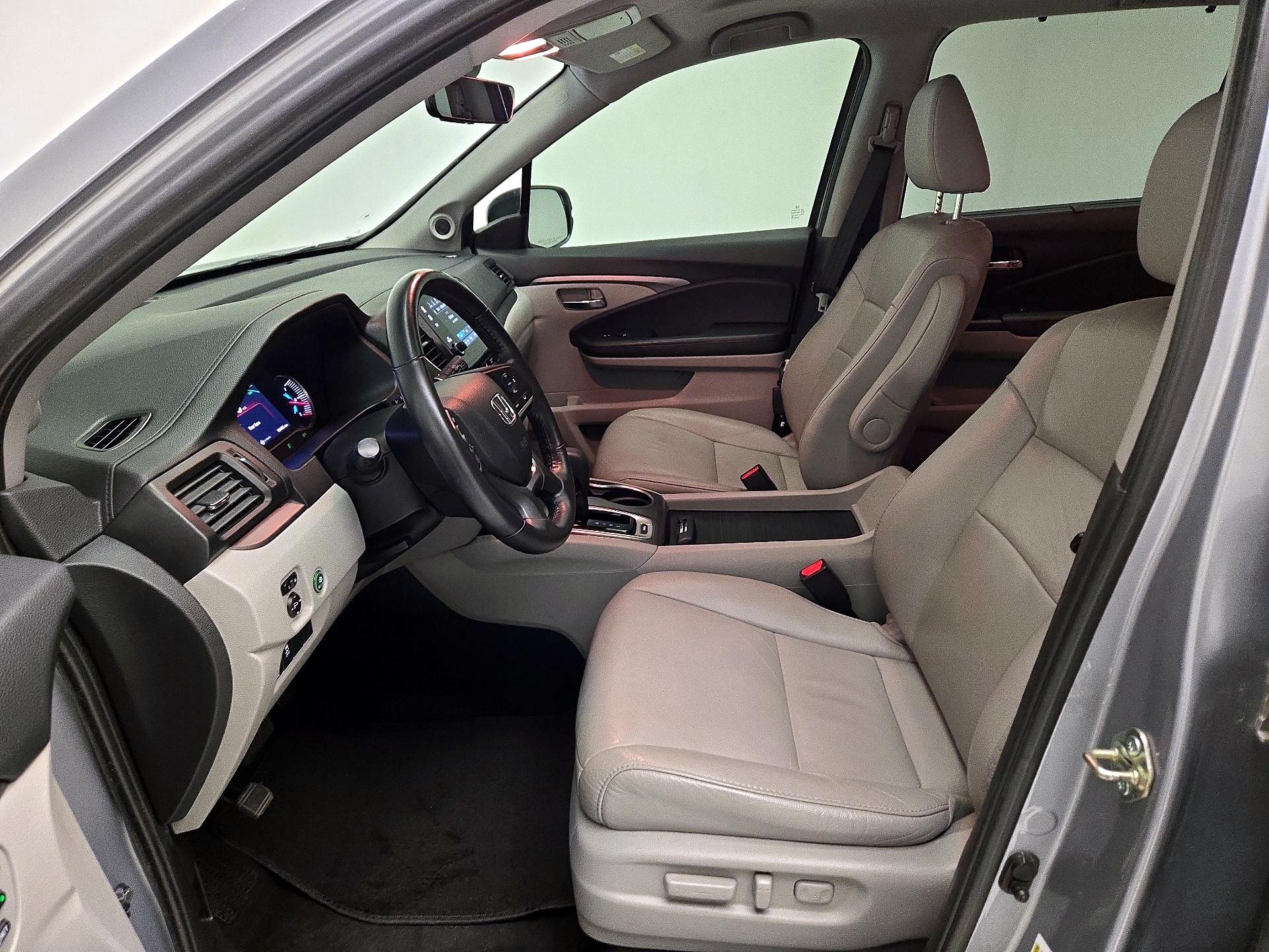 Thumbnail: 2020 Honda Pilot - 11