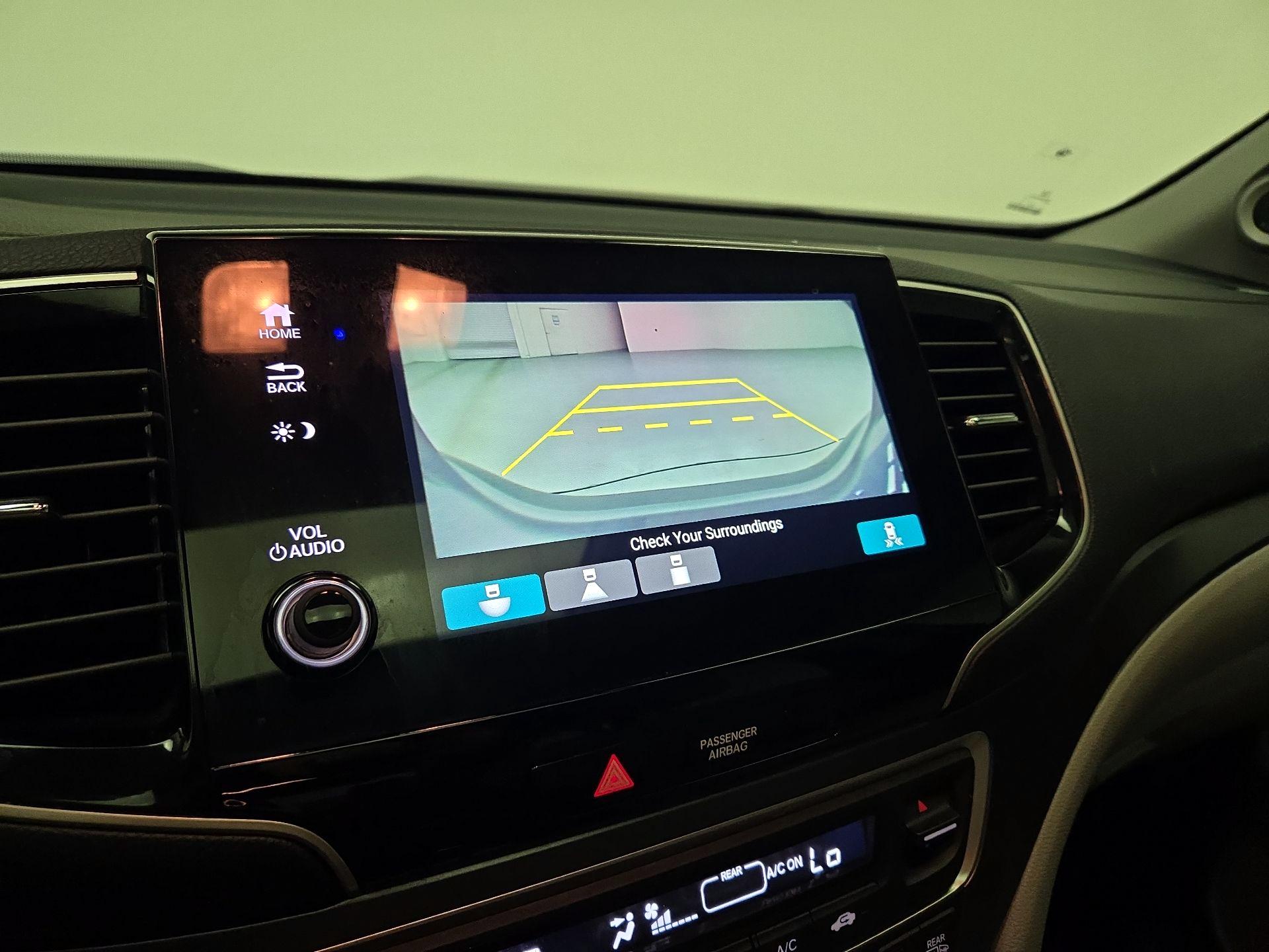 Thumbnail: 2020 Honda Pilot - 14