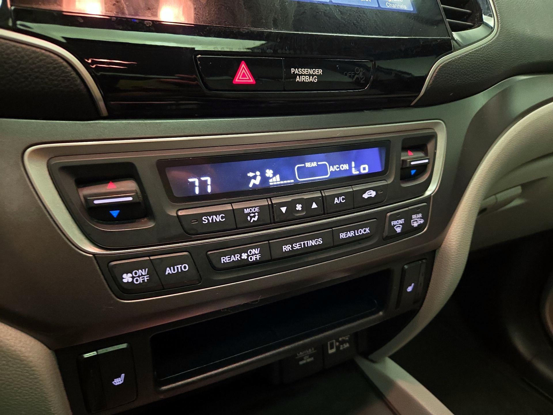 Thumbnail: 2020 Honda Pilot - 16