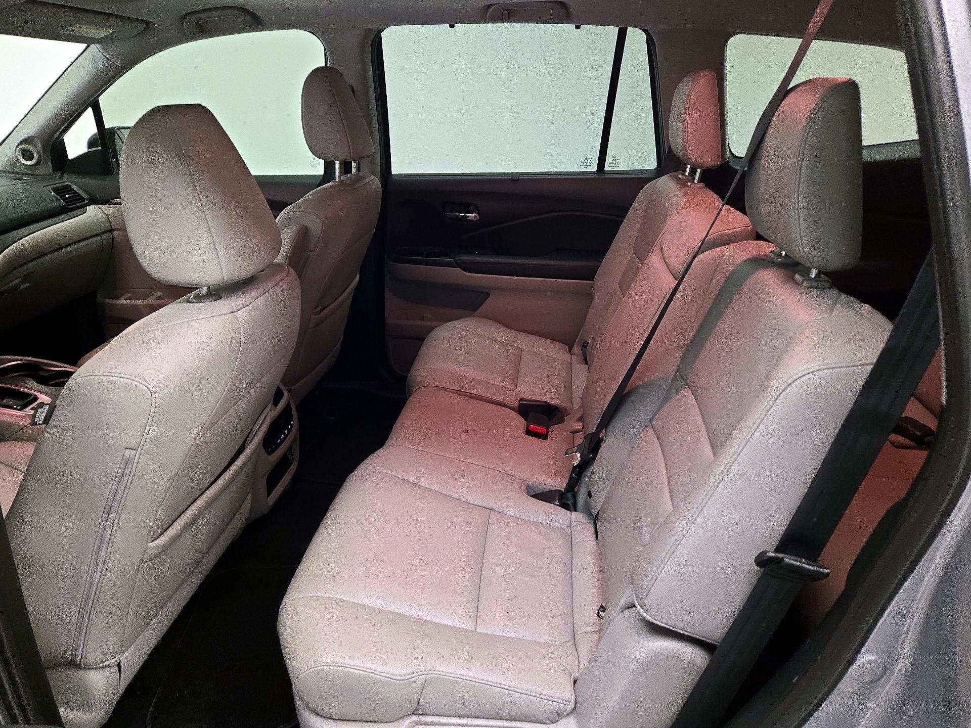 Thumbnail: 2020 Honda Pilot - 20