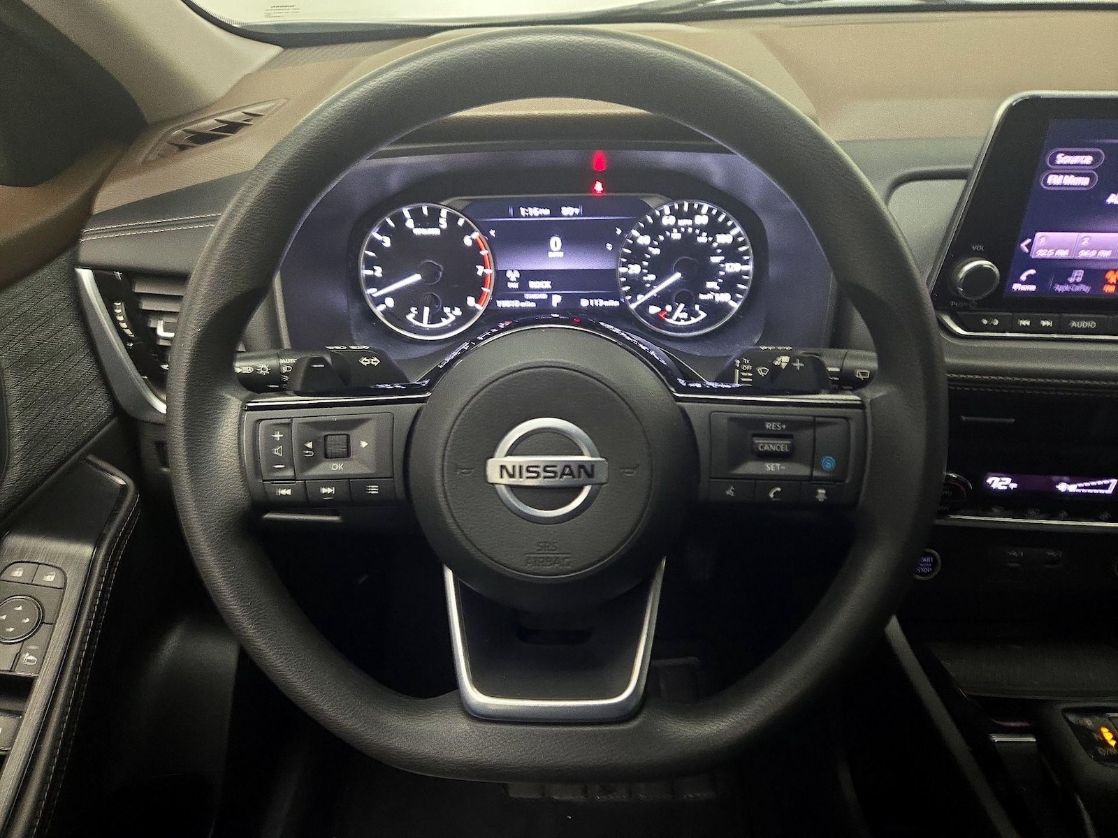 2021 Nissan Rogue SV - Photo 11