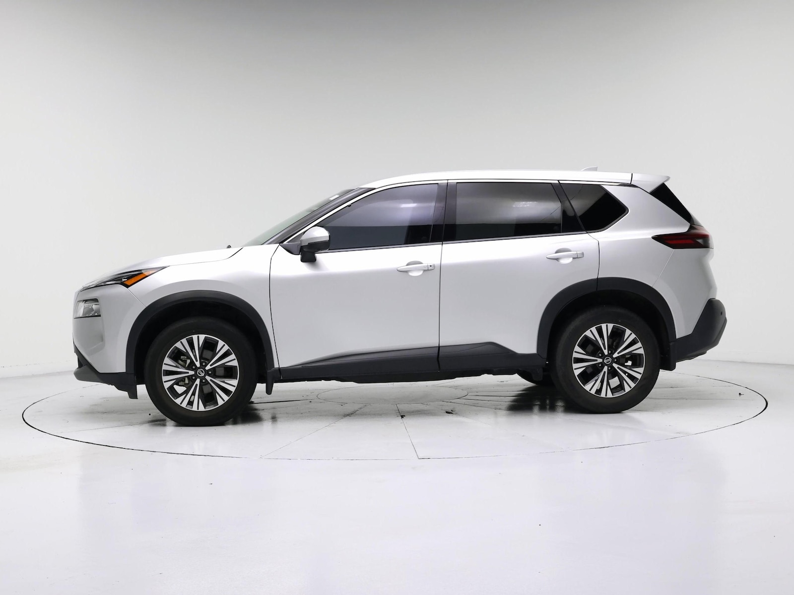 2021 Nissan Rogue SV - Photo 4