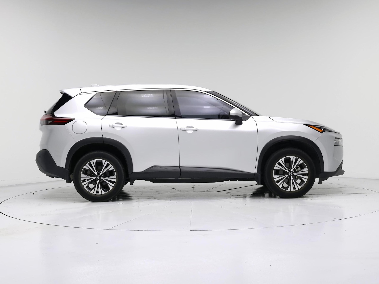 2021 Nissan Rogue SV - Photo 8