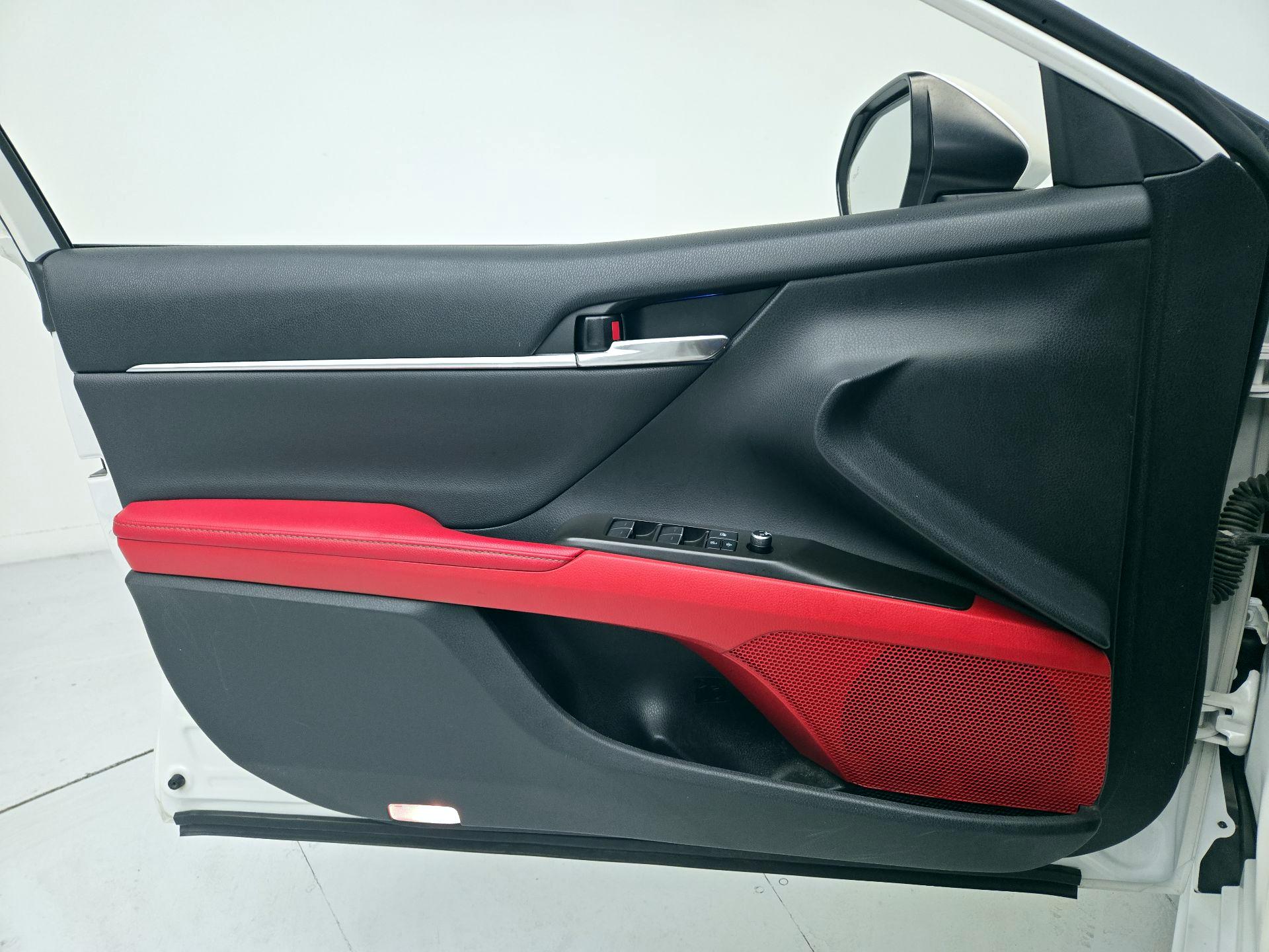 Thumbnail: 2021 Toyota Camry - 12