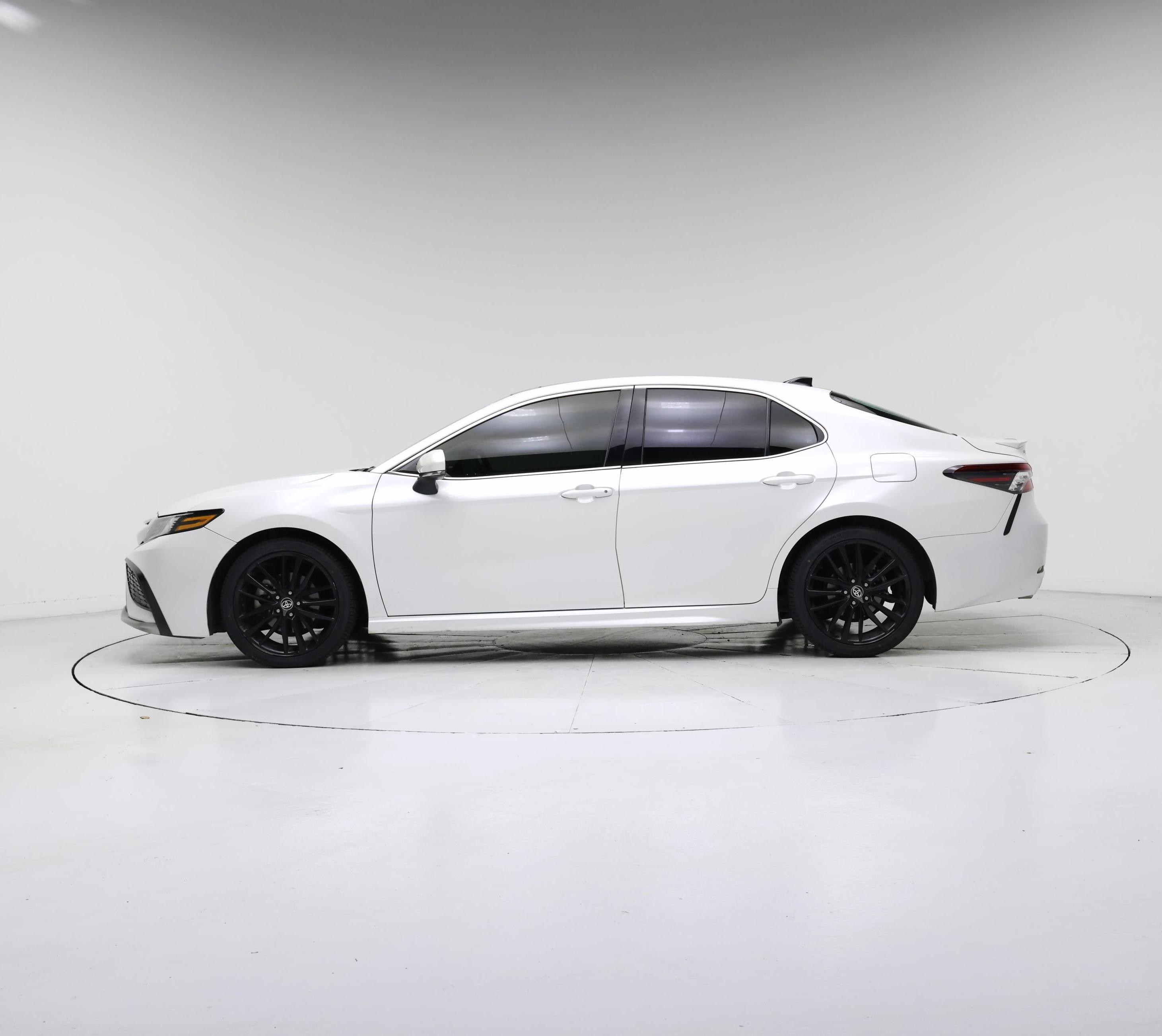 Thumbnail: 2021 Toyota Camry - 3