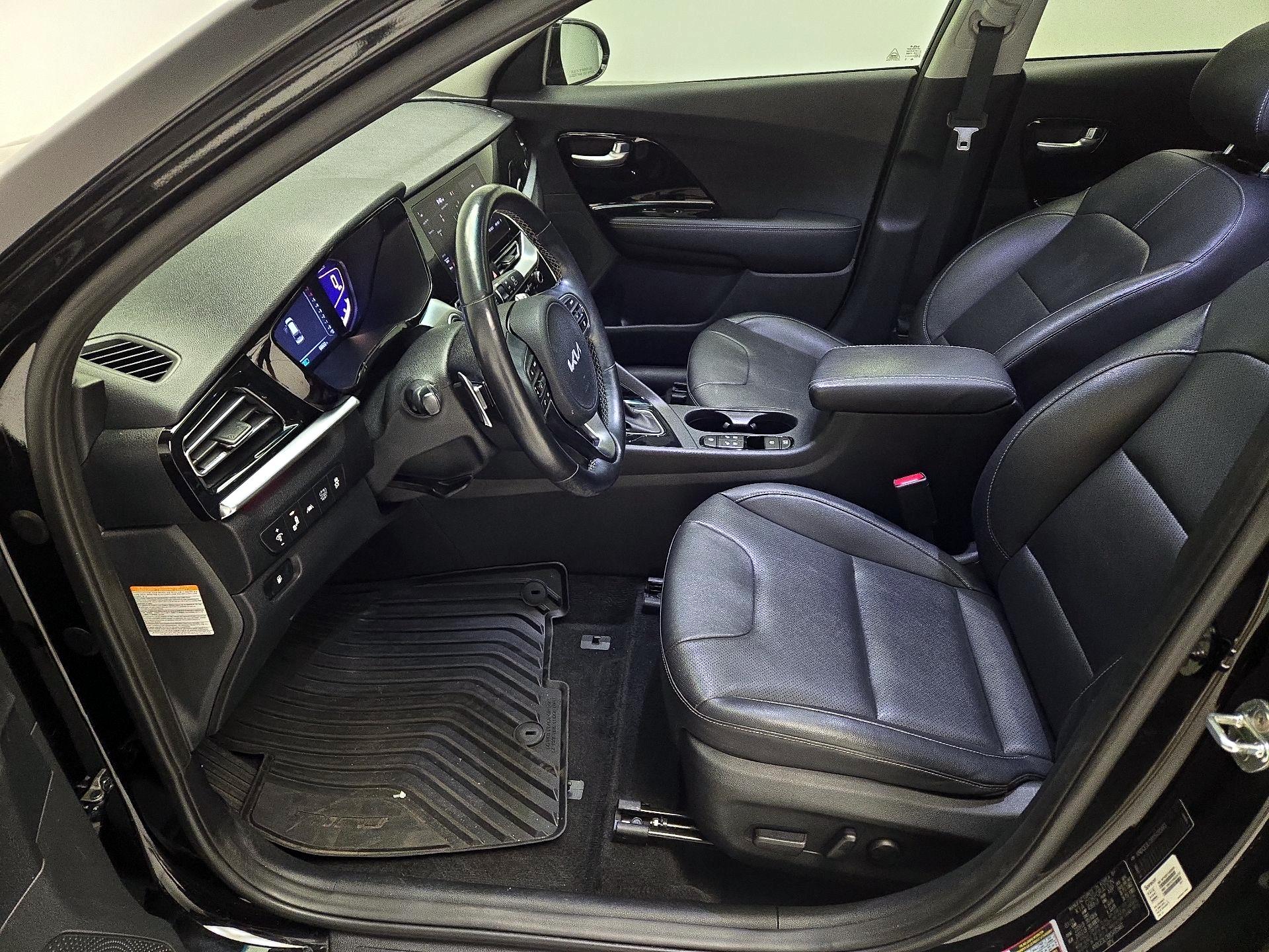 Thumbnail: 2022 Kia Niro - 11