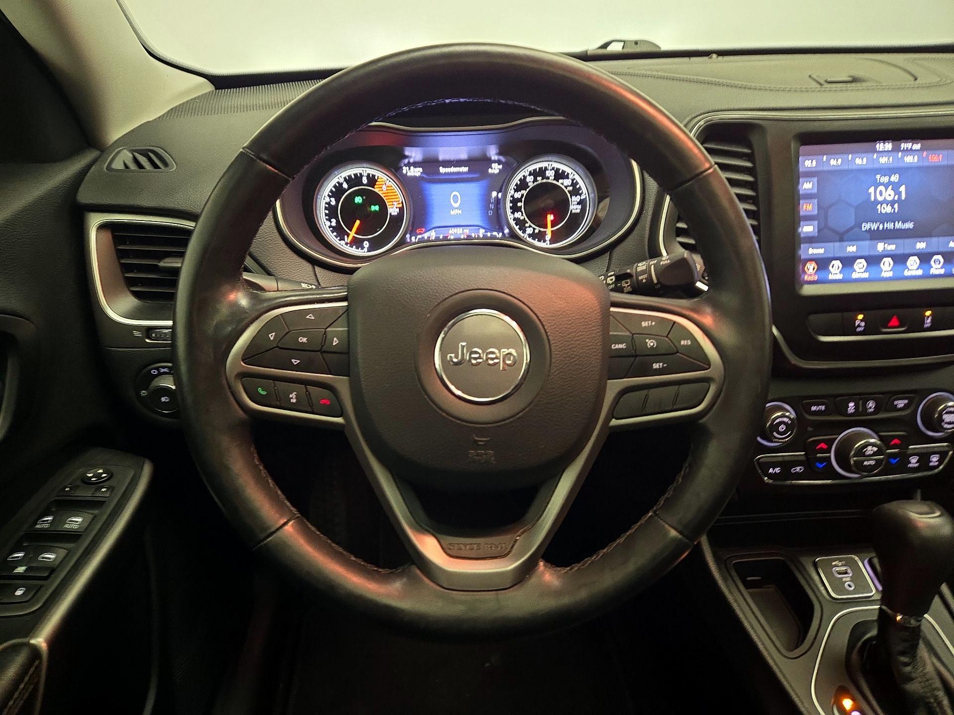 Thumbnail: 2021 Jeep Cherokee - 10