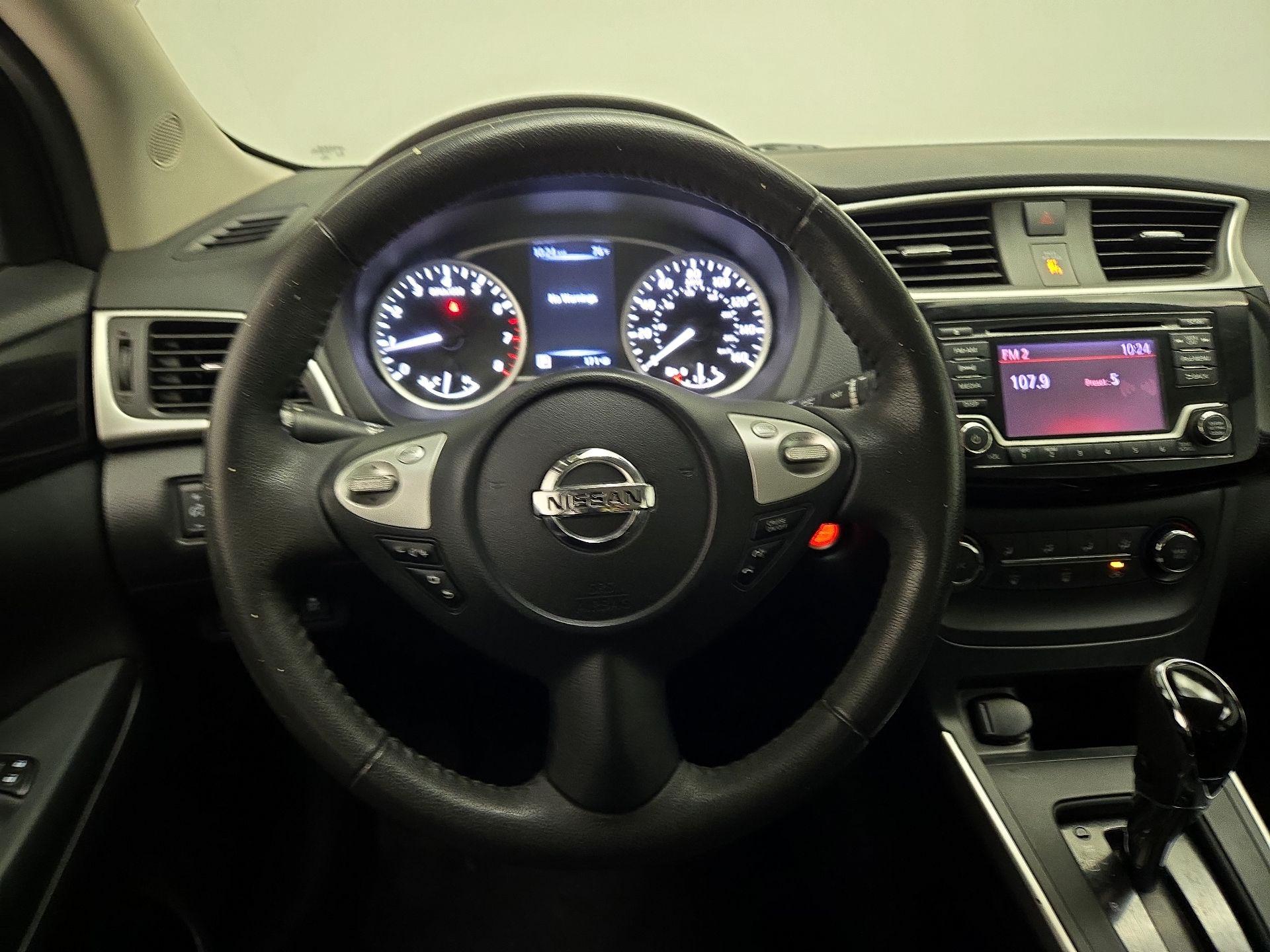 Thumbnail: 2017 Nissan Sentra - 10