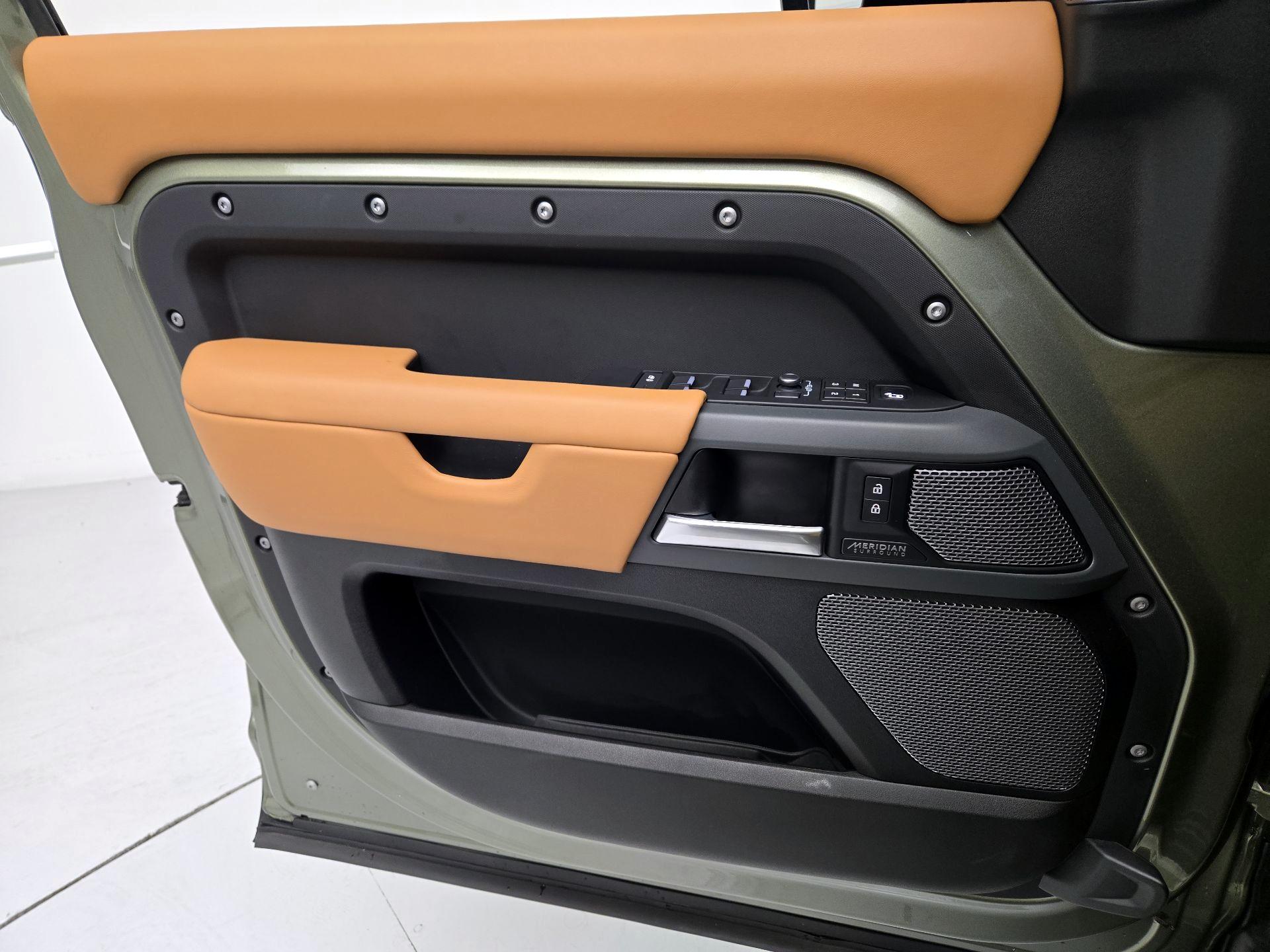 Thumbnail: 2022 Land Rover Defender - 12