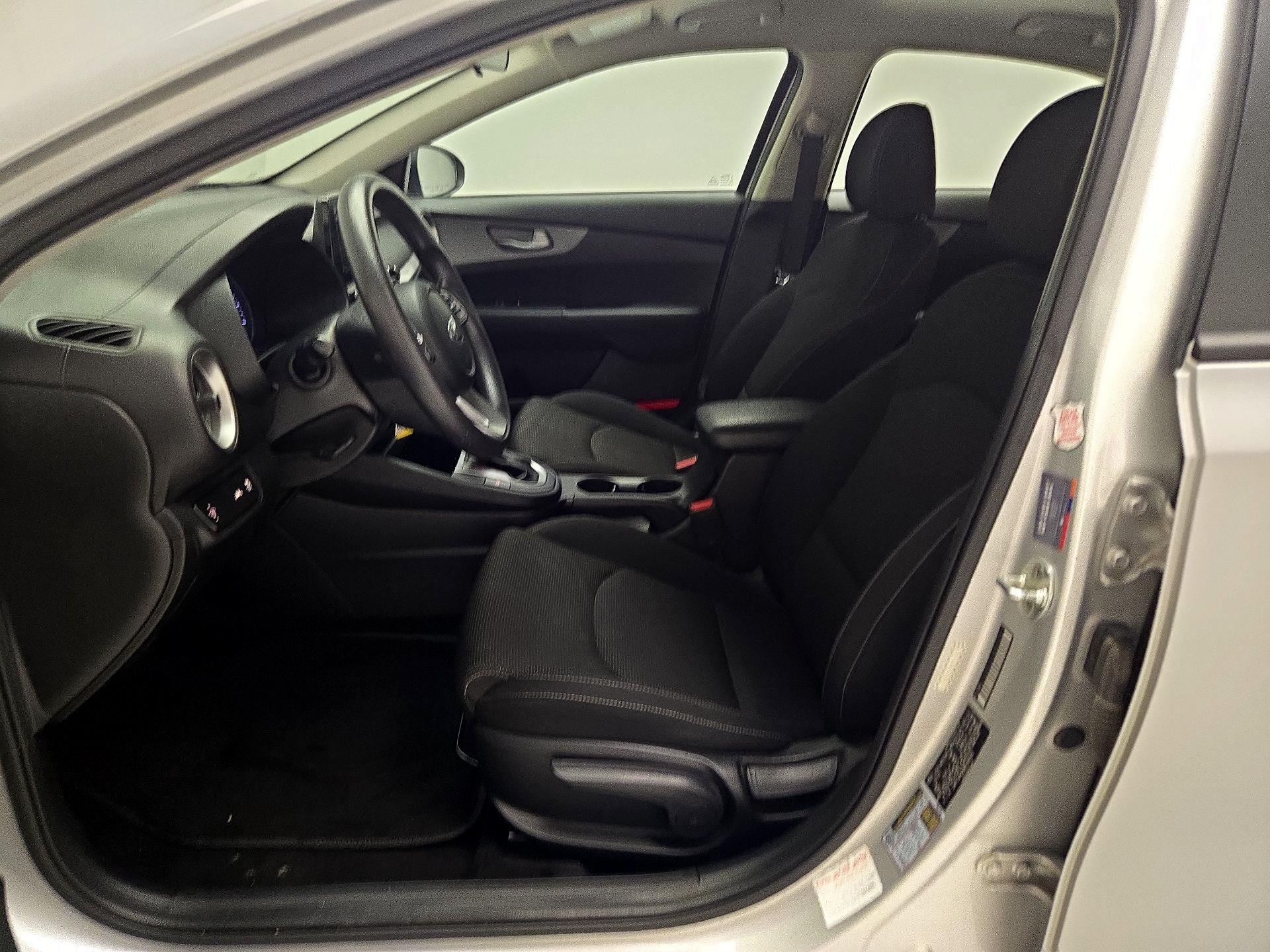 Thumbnail: 2021 Kia Forte - 11