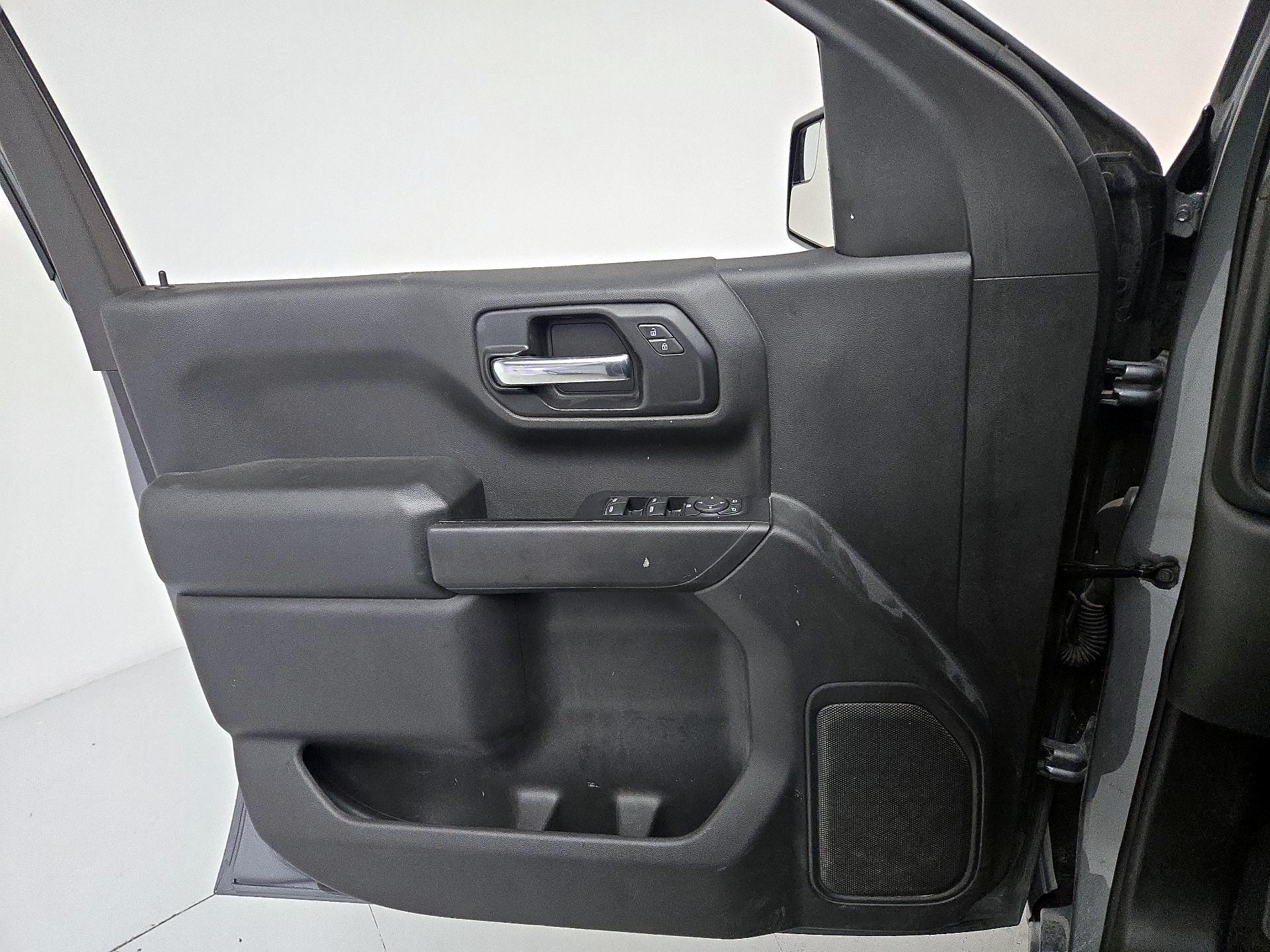 Thumbnail: 2019 Chevrolet Silverado 1500 - 12