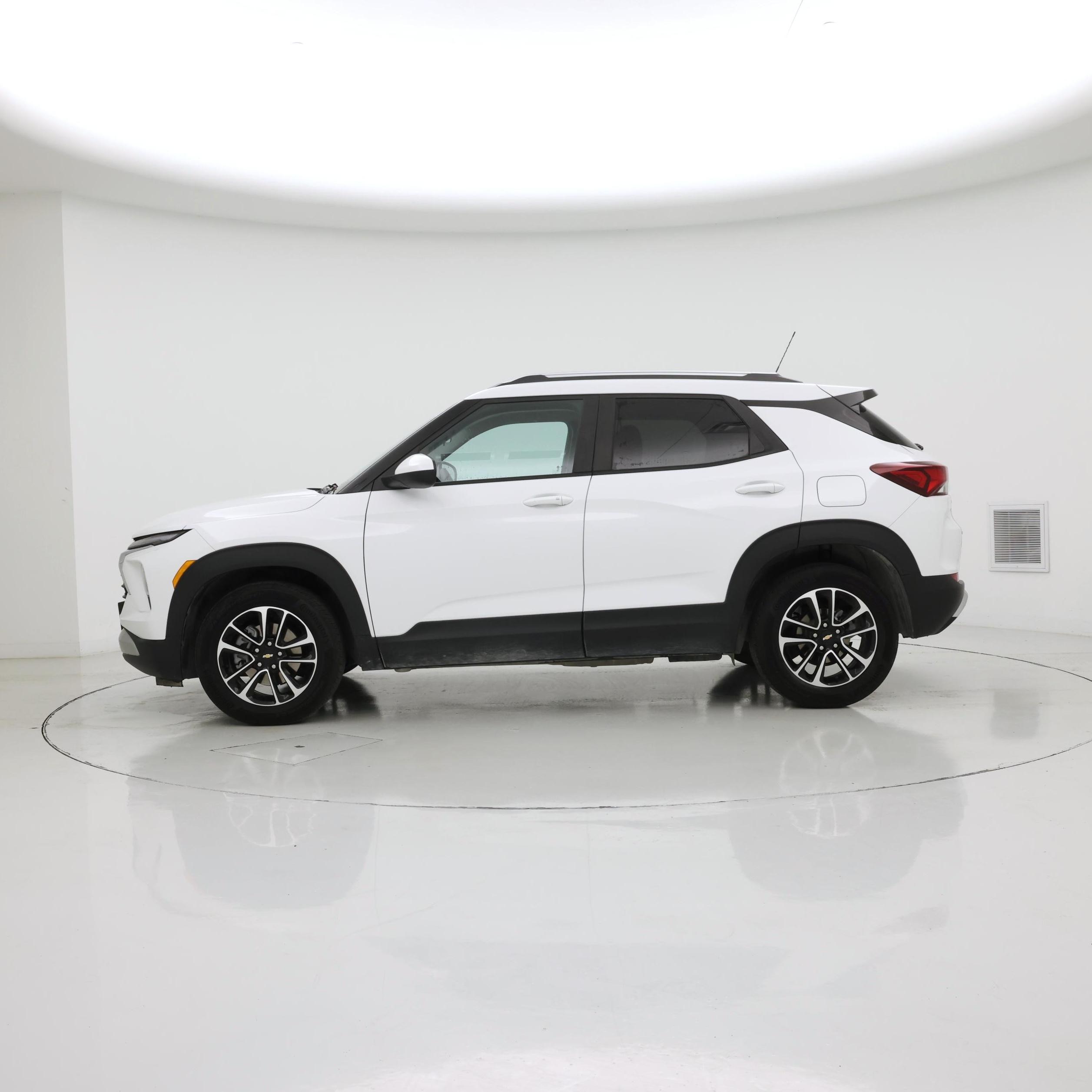 Thumbnail: 2025 Chevrolet TrailBlazer - 3
