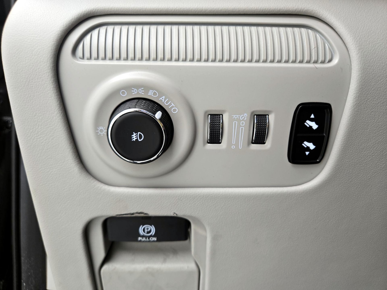 2023 Jeep Grand Wagoneer Series II - Photo 14