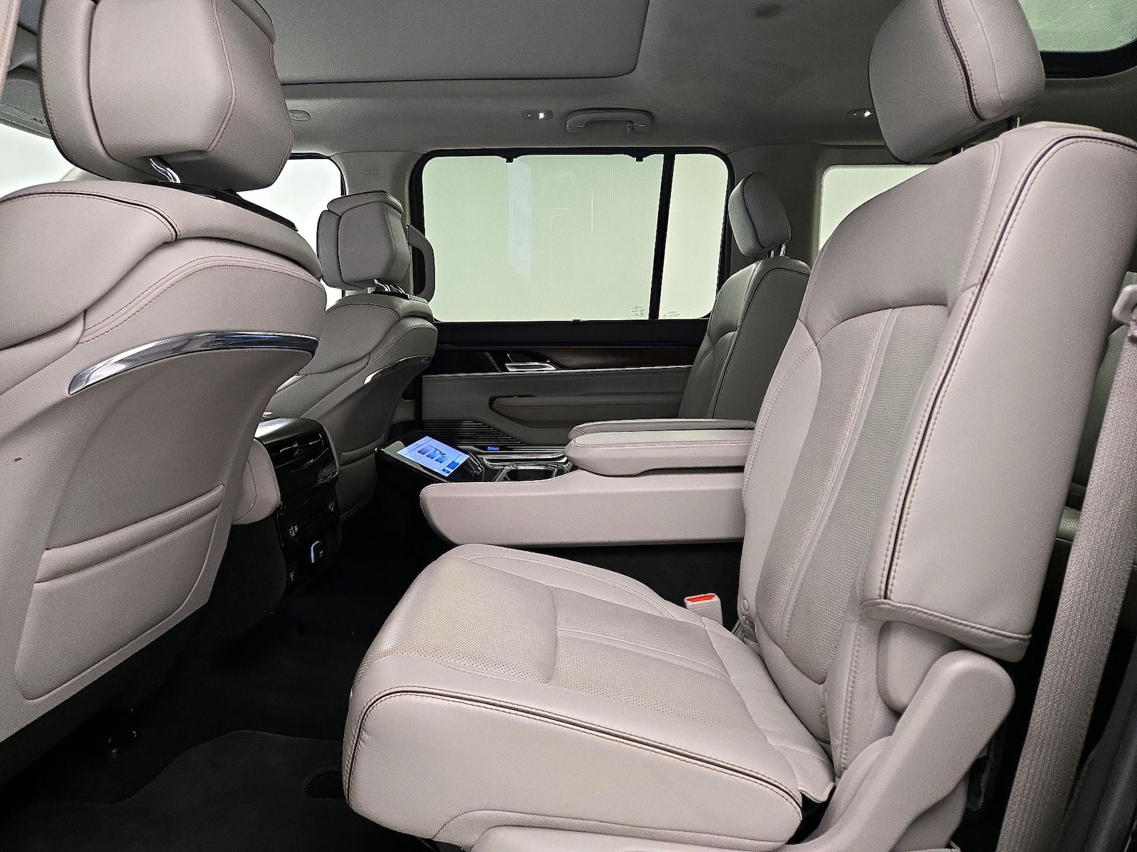 2023 Jeep Grand Wagoneer Series II - Photo 21