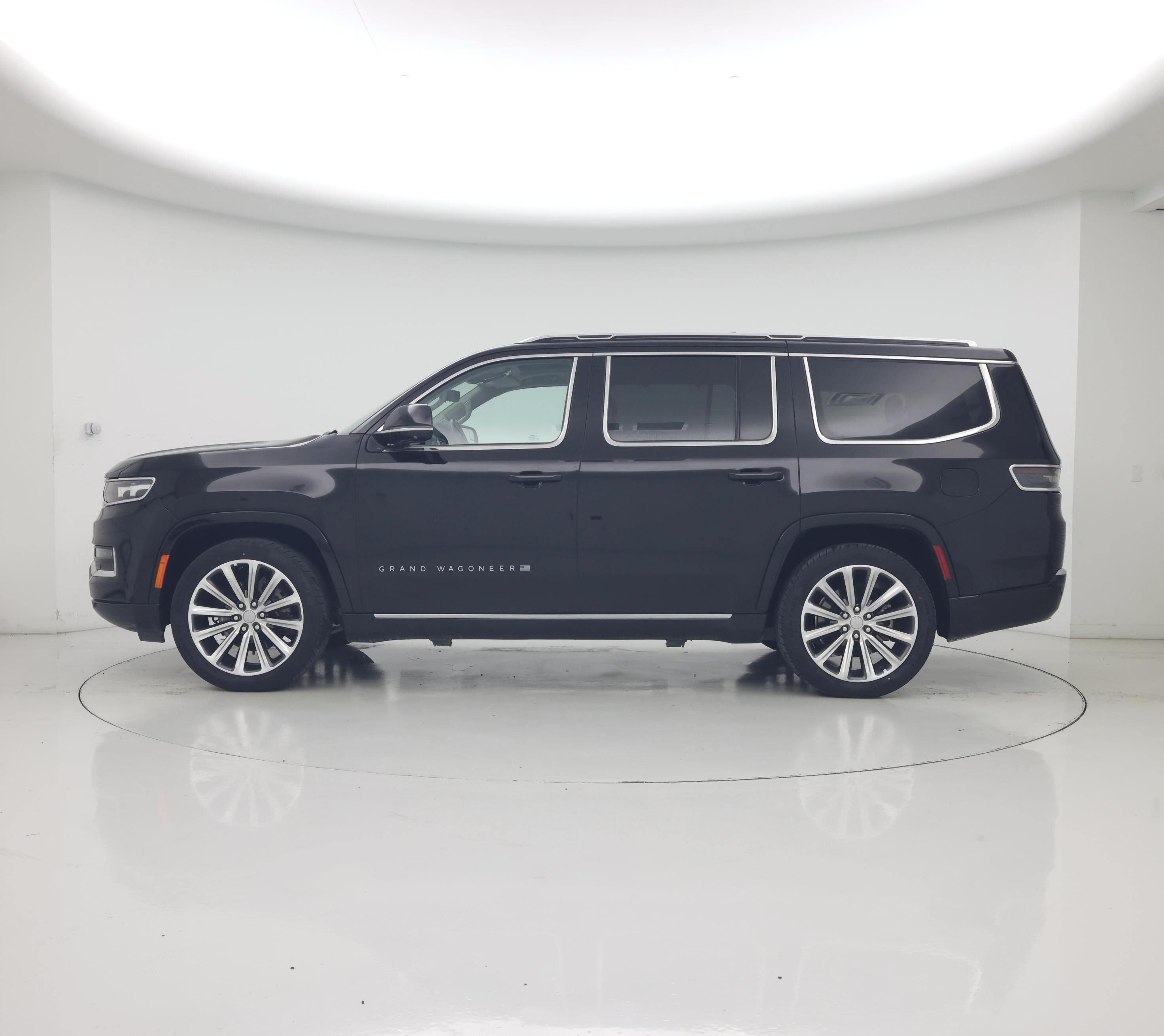 Thumbnail: 2023 Jeep Grand Wagoneer - 3