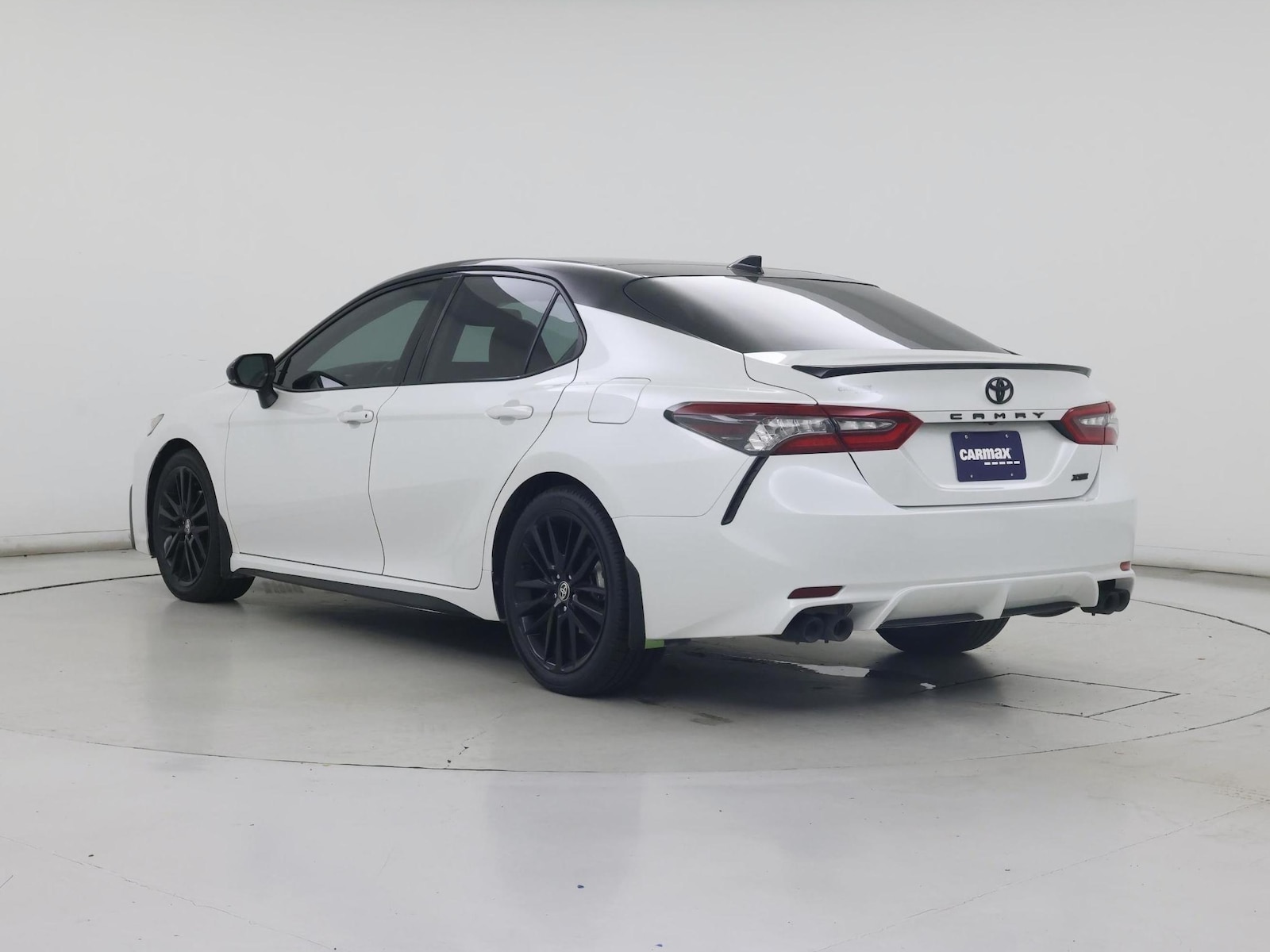 2021 Toyota Camry XSE - Photo 3