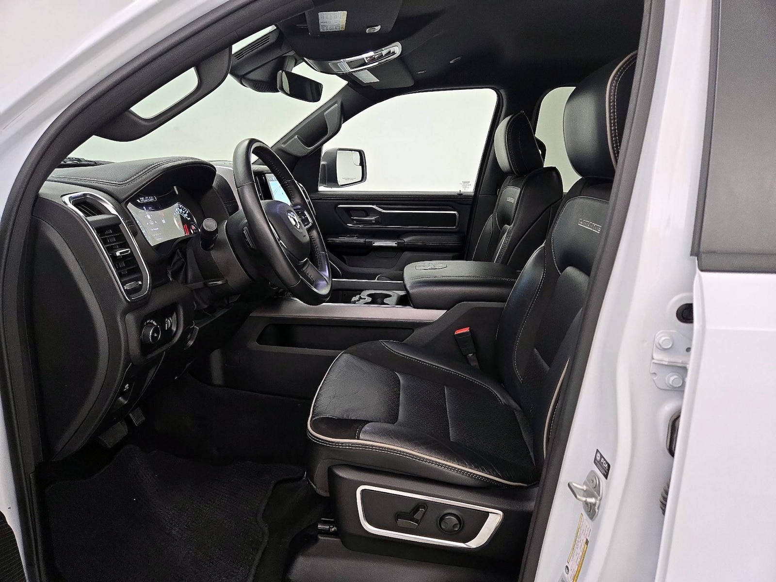 2024 RAM Ram 1500 Pickup Laramie - Photo 12